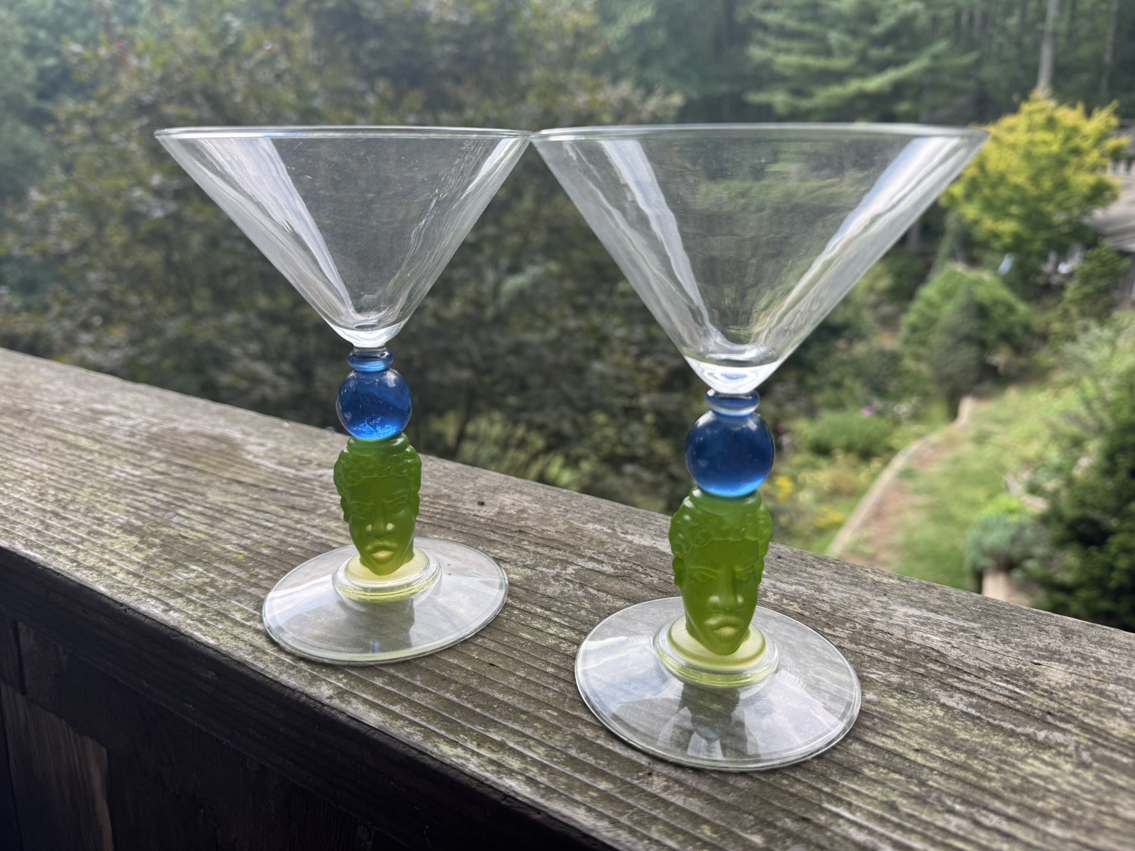 Vintage 1996 Richard Jolley Bombay Martini Glasses Set of 2 (G7) Vintage 1996 Richard Jolley Bombay Martini Glasses Set of 2 (G7)