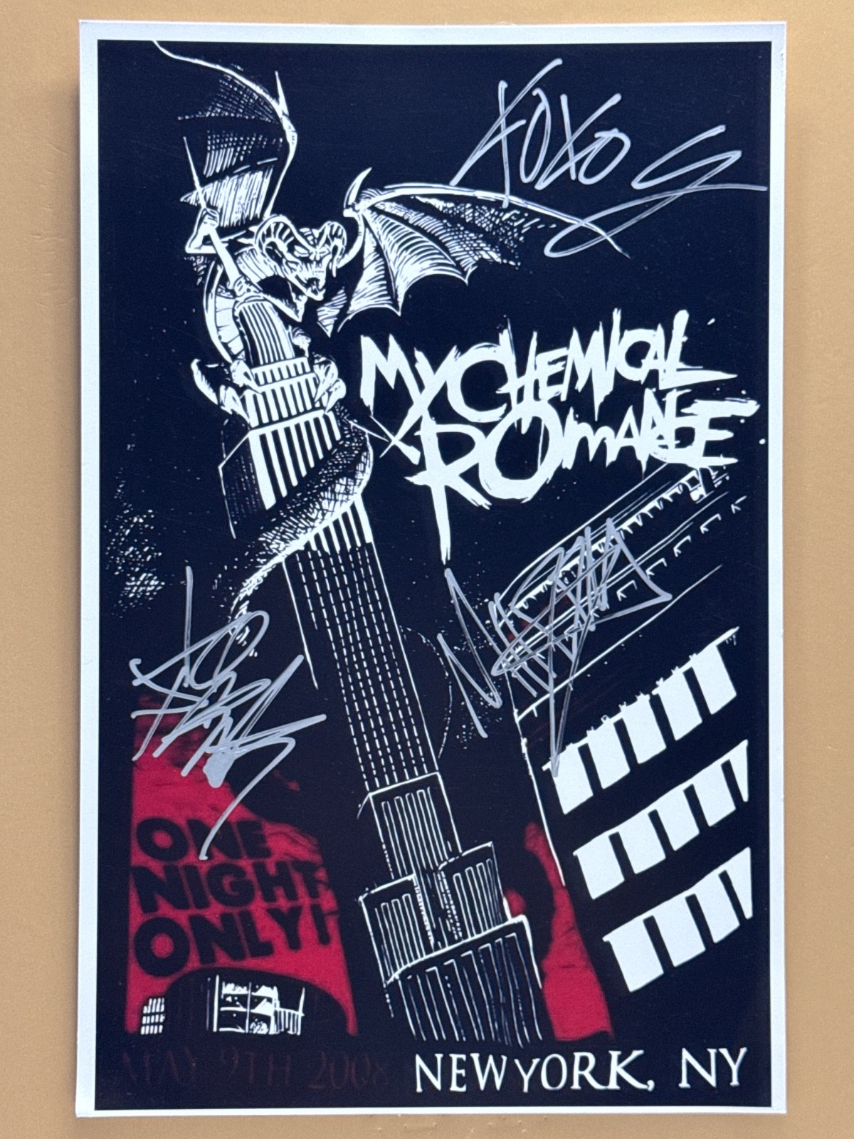 SIGNED MY CHEMICAL ROMANCE 11x17 Band Poster COA by 3 band members - Ships FREE SIGNED MY CHEMICAL ROMANCE 11x17 Band Poster COA by 3 band members - Ships FREE