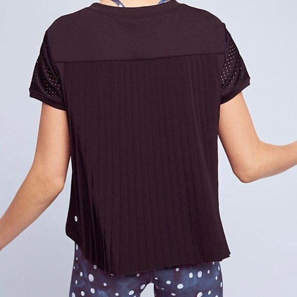 NWT Anthropologie Vimmia Fly Away Pleated Back Swing Top Size S Black Activewear NWT Anthropologie Vimmia Fly Away Pleated Back Swing Top Size S Black Activewear