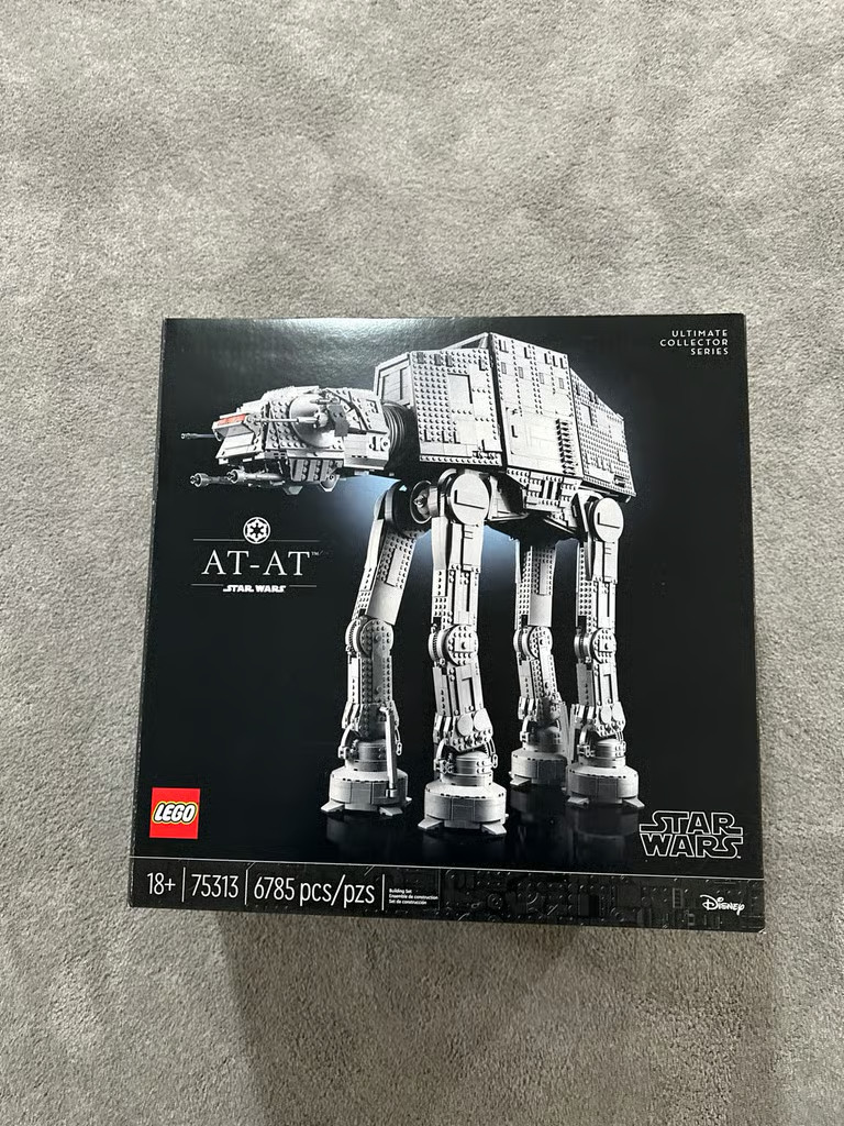 LEGO Star Wars 75313 UCS AT-AT (Read description) LEGO Star Wars 75313 UCS AT-AT (Read description)
