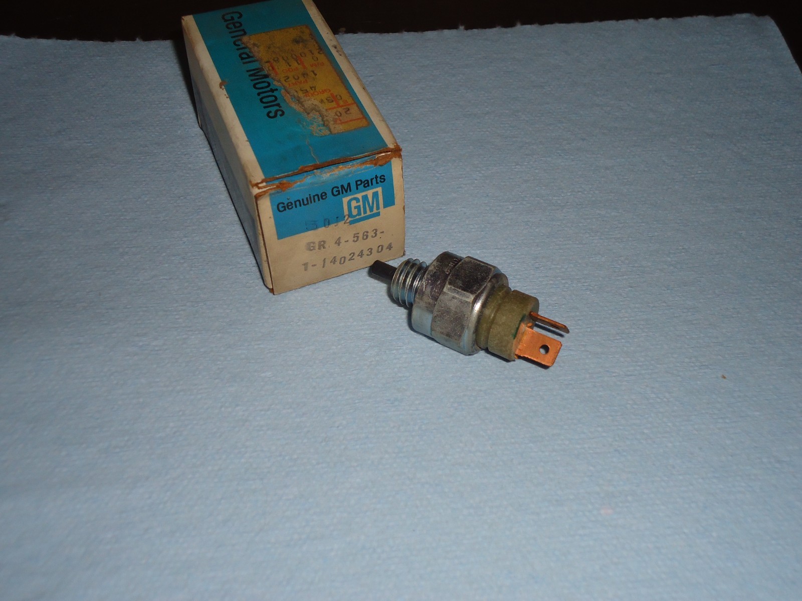 New NOS GM 4wd Indicator Switch 14024304 1979-1984 Chevrolet GMC Chevy Truck New NOS GM 4wd Indicator Switch 14024304 1979-1984 Chevrolet GMC Chevy Truck