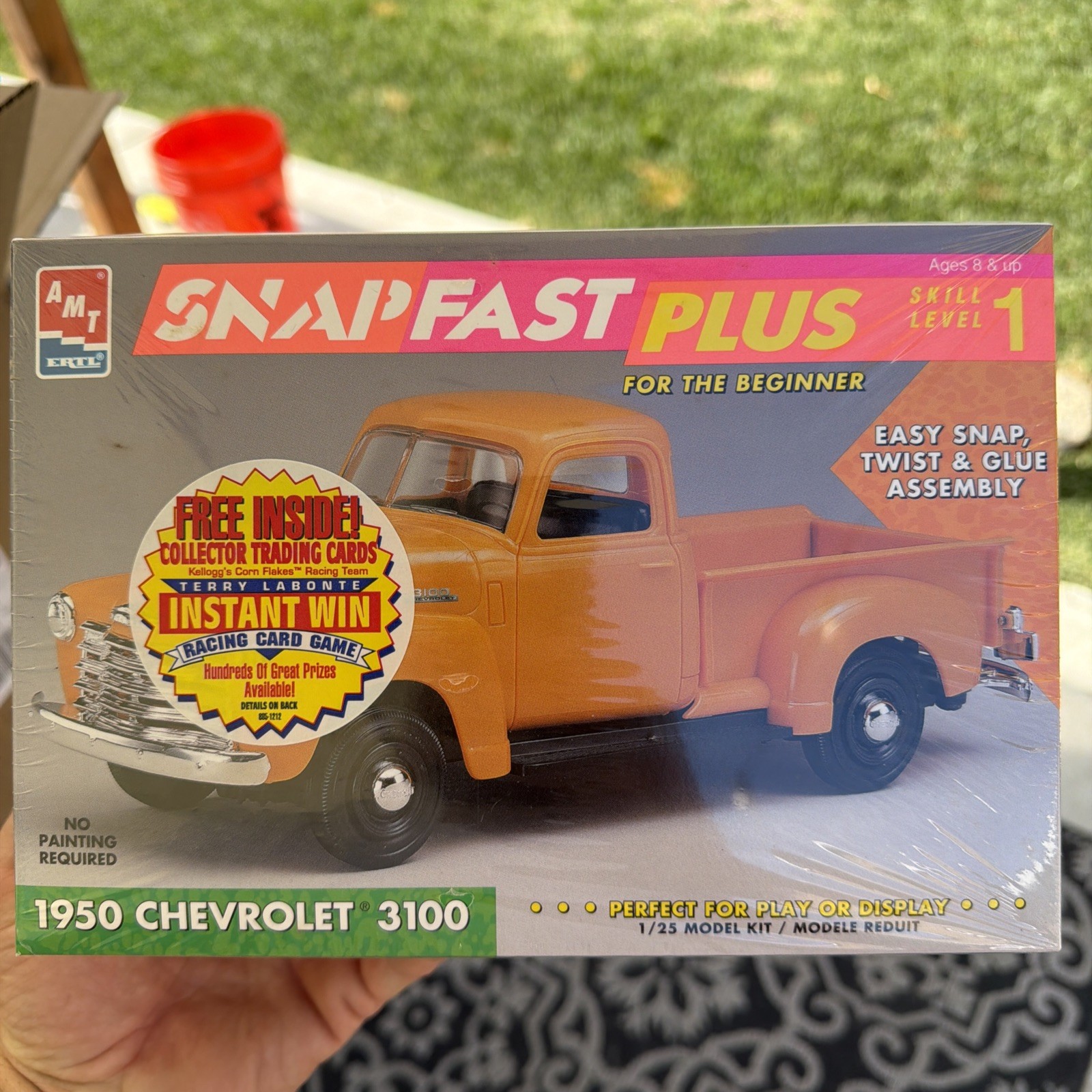 AMT Ertl 6665 1/25 Scale Snap Plus 1950 Chevy 3100 Plastic Model Kit
