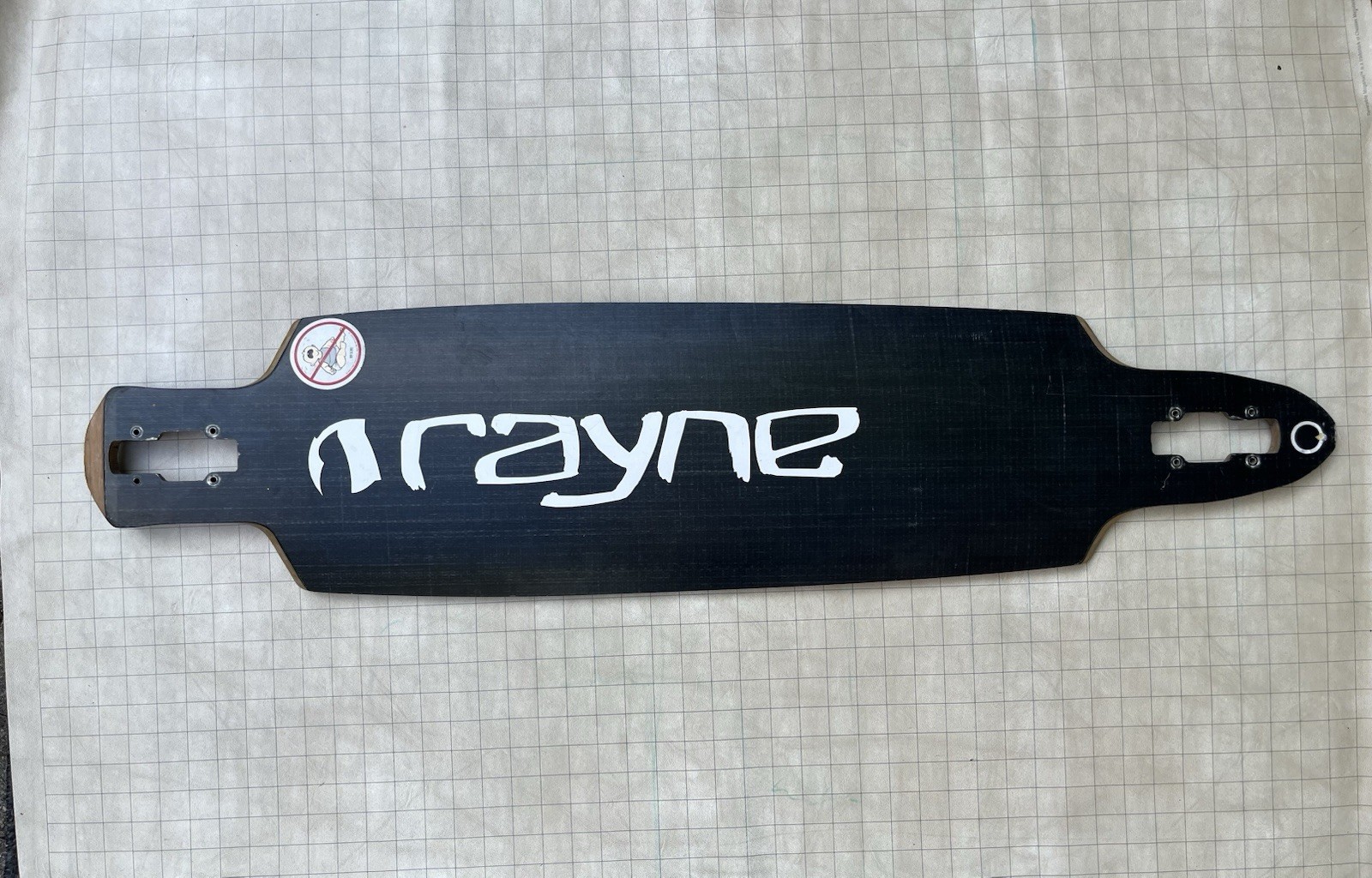 Rayne Skateboard OG 2nd Generation Hellcat Deelite carbon fibre A Limited Run