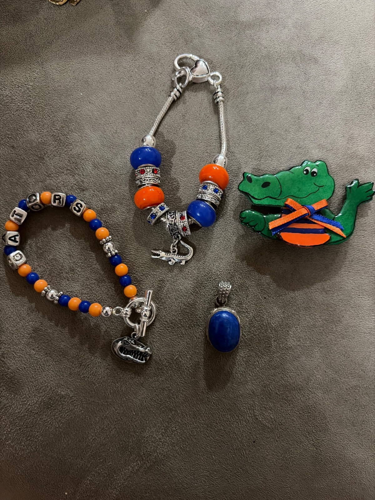UF Game Day Vintage Jewelry Lot. Great Condit. Charm shows sign of wear, Gators