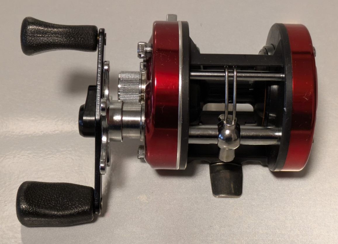 Older Daiwa RH Millionaire 3RM Fishing Reel Baitcasting Japan Unused