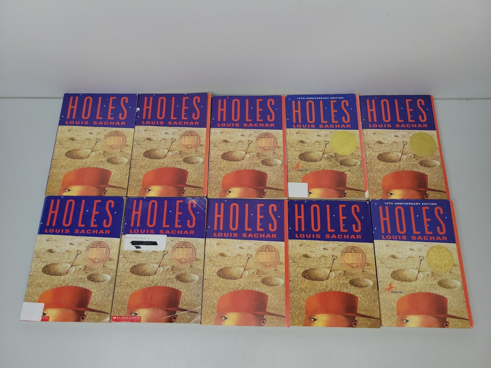 Guided Reading Lot of 10 Holes by Louis Sachar Class Set Paperback Books