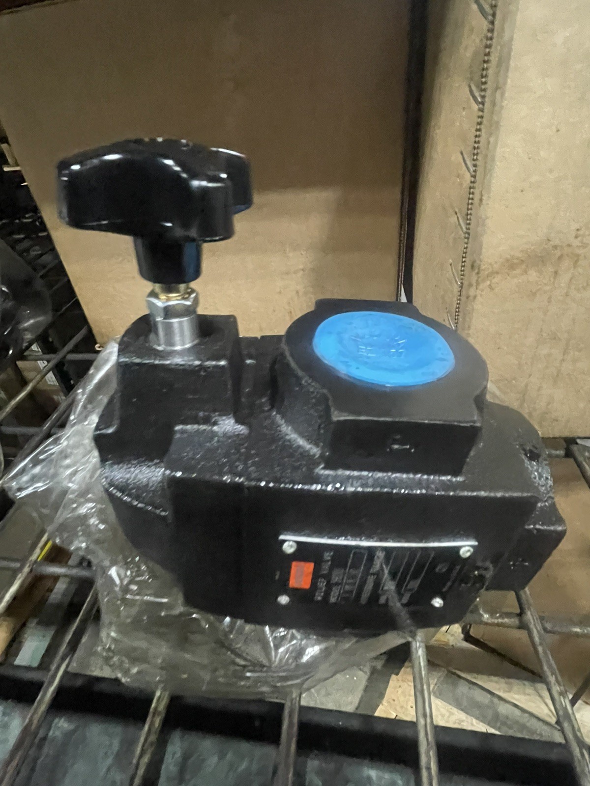 New Vickers CT-10-F-30 , Hydraulic Relief Valve ,min/1500 -max/3k ,MAKE OFFER New Vickers CT-10-F-30 , Hydraulic Relief Valve ,min/1500 -max/3k ,MAKE OFFER