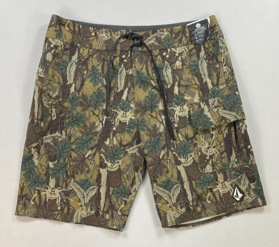 Men\'s Volcom Mod-Tech Mid Length Camo Board Shorts Swim
