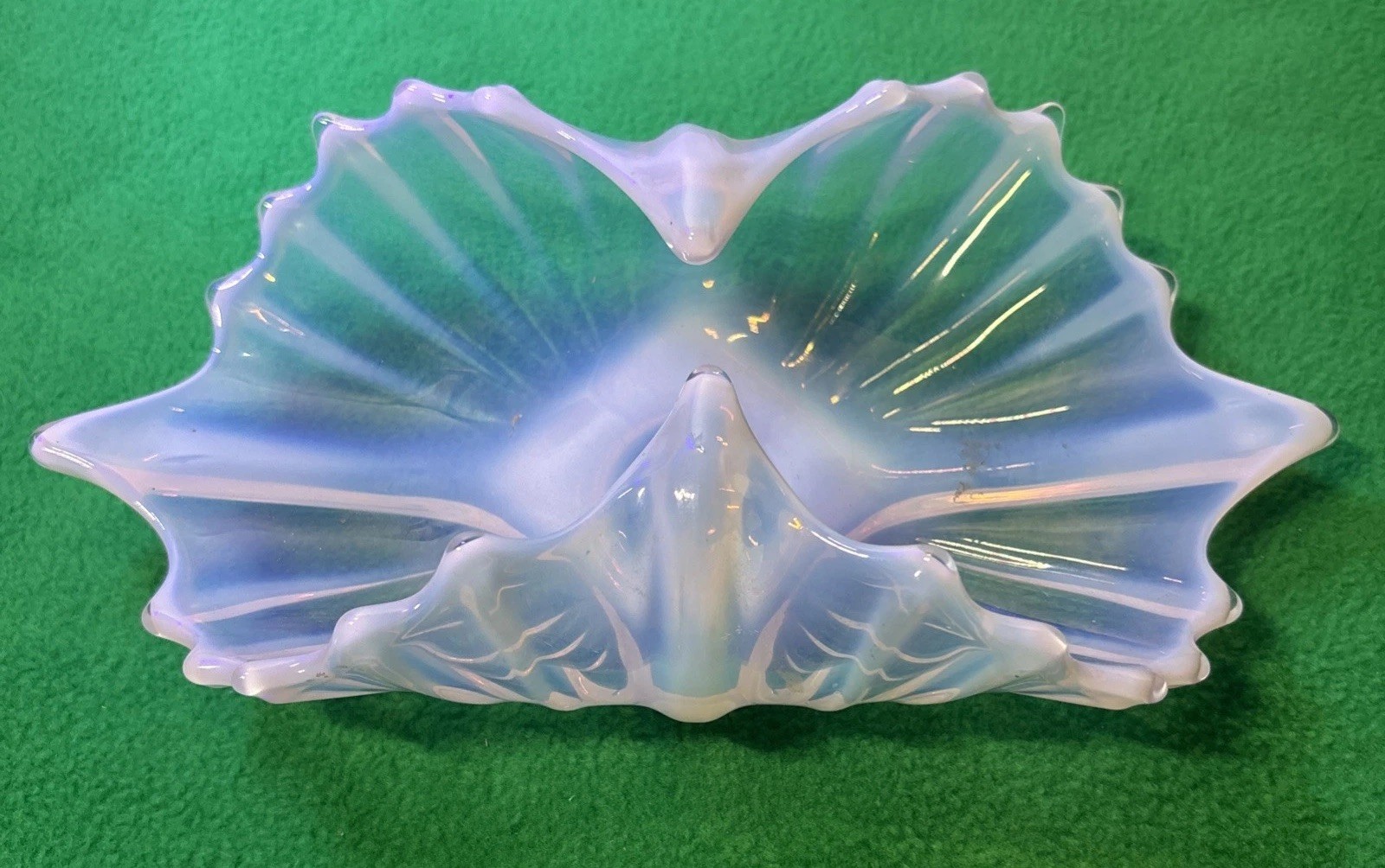 Vintage Fostoria Heirloom Opalescent Glass Handkerchief Bowl 10” x 5” Excellent