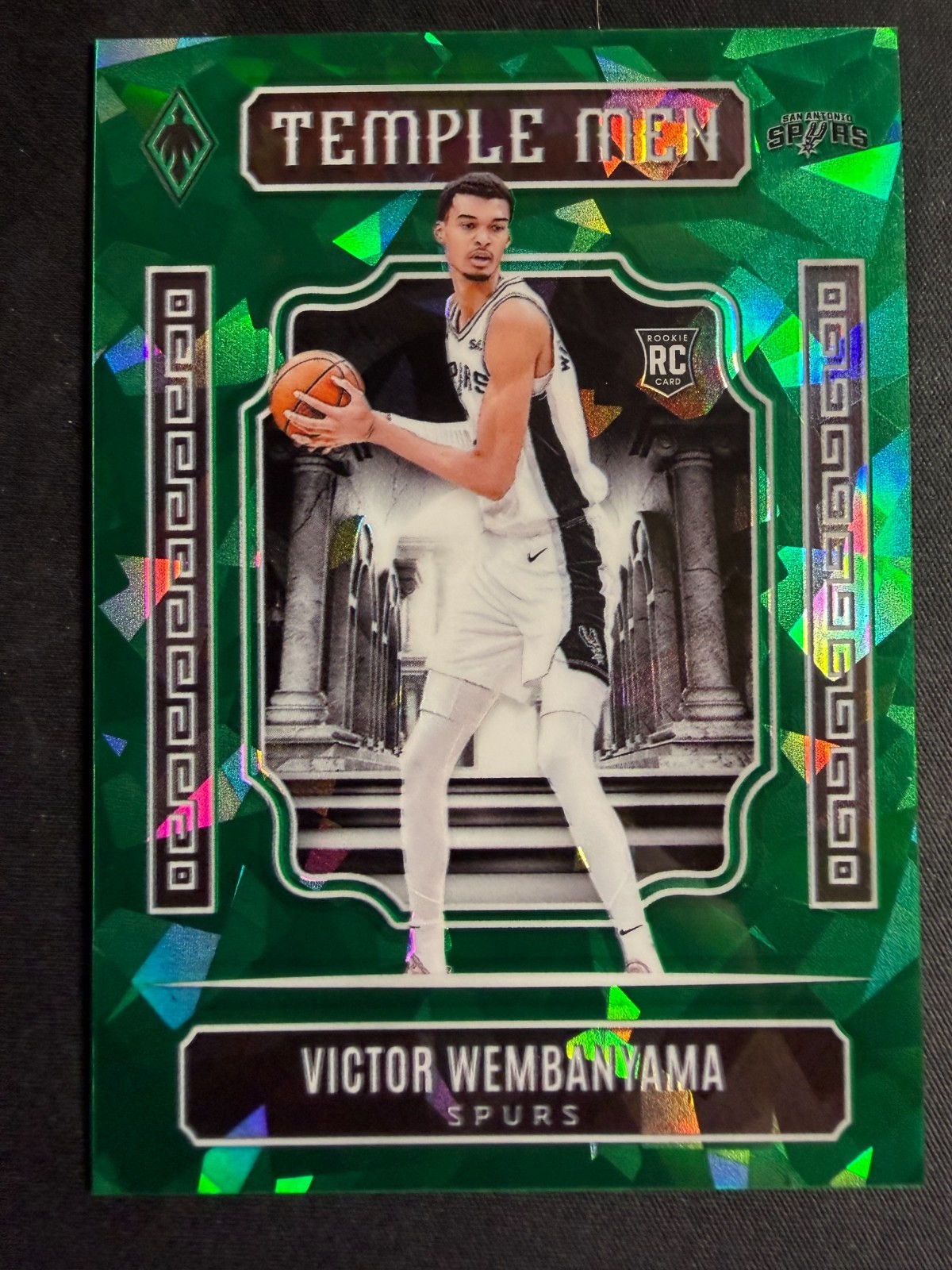 2023-24 Panini Phoenix Temple Men Victor Wembanyama Spurs Green Ice 54/149 RC #7