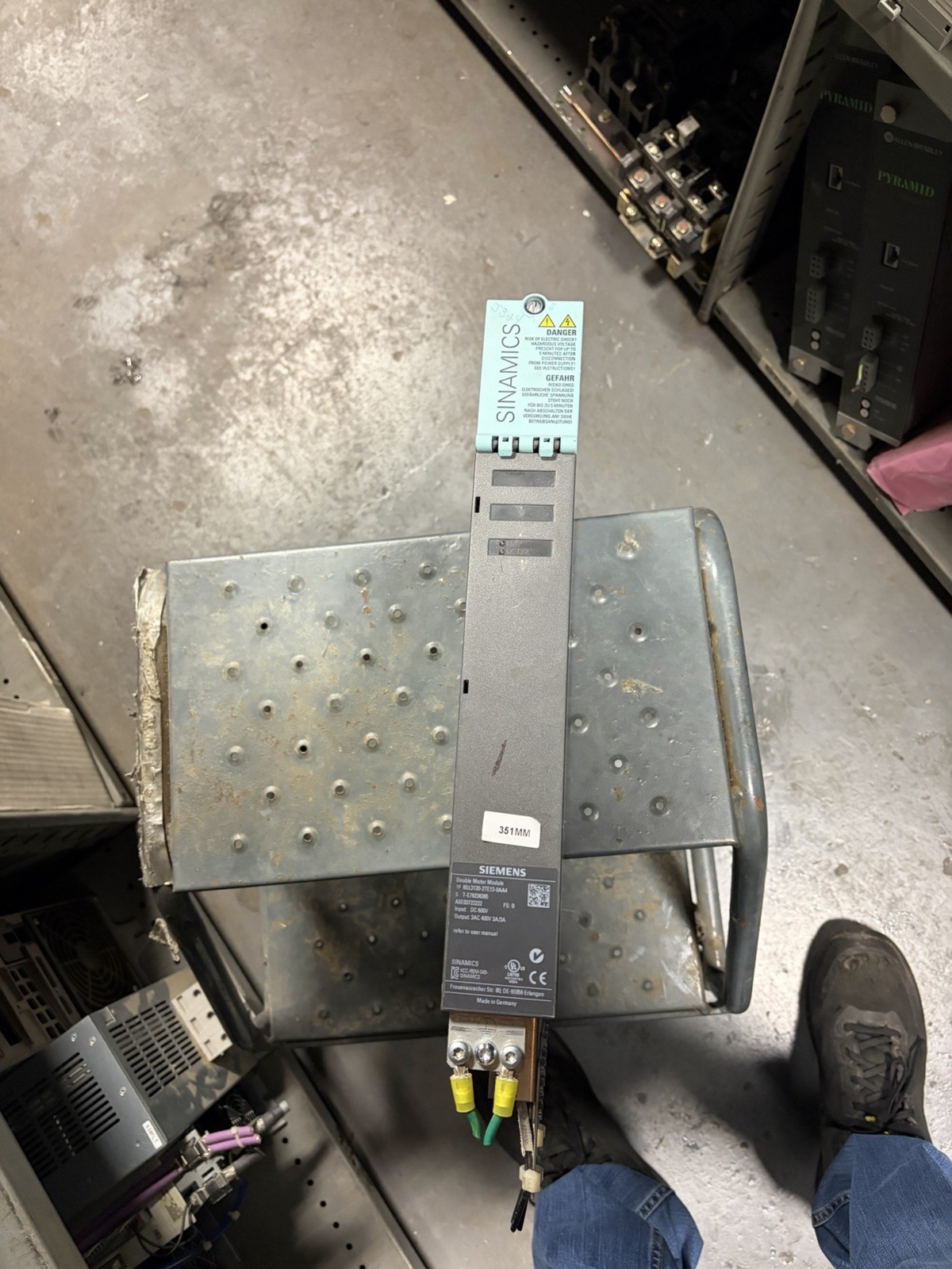 Siemens SINAMICS 6SL3120-2TE13-0AA4 Servo Drive Double Motor Module 3-Phase AC