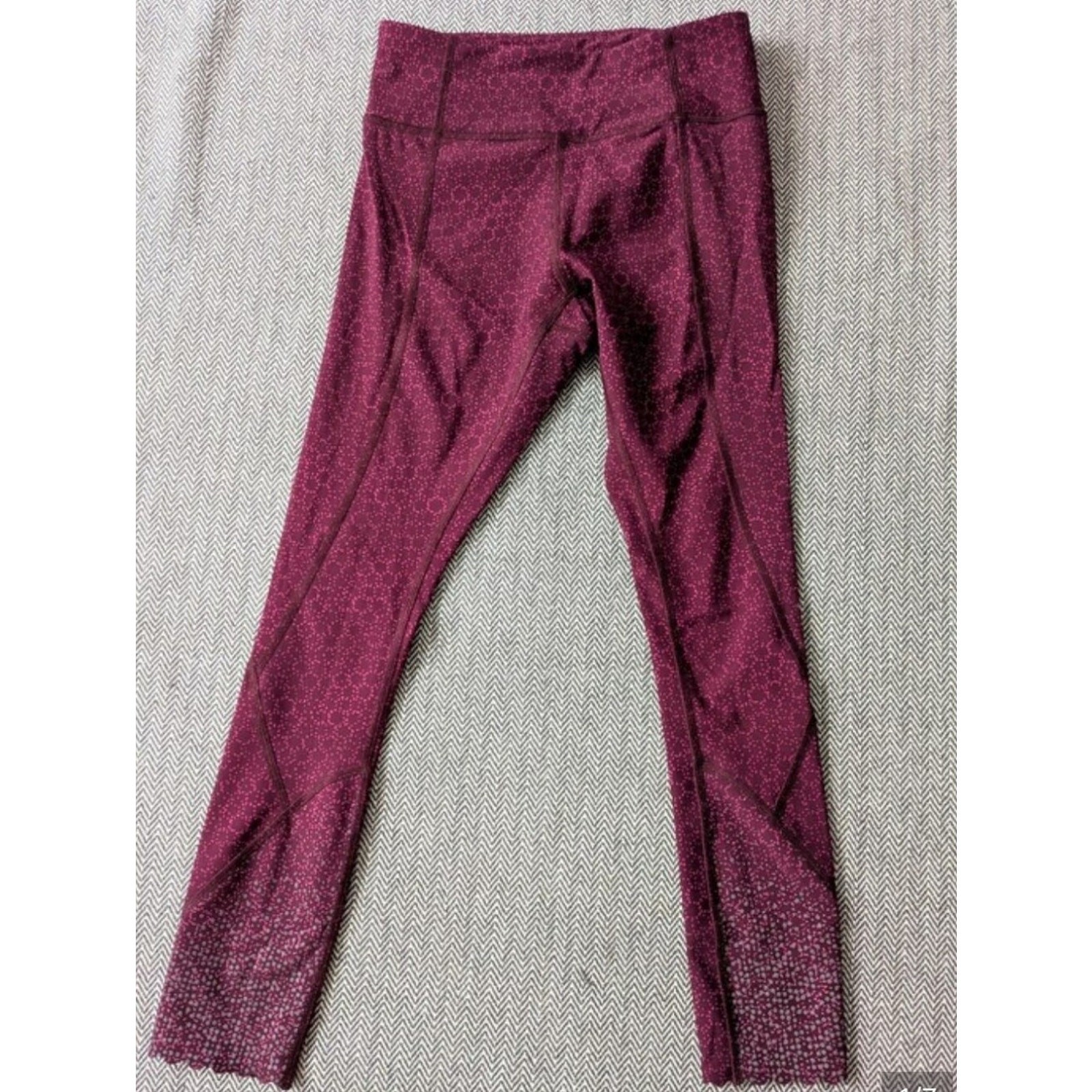 Lululemon Leggings in Star Pixel Rasberry Bordeaux, workout athleisure