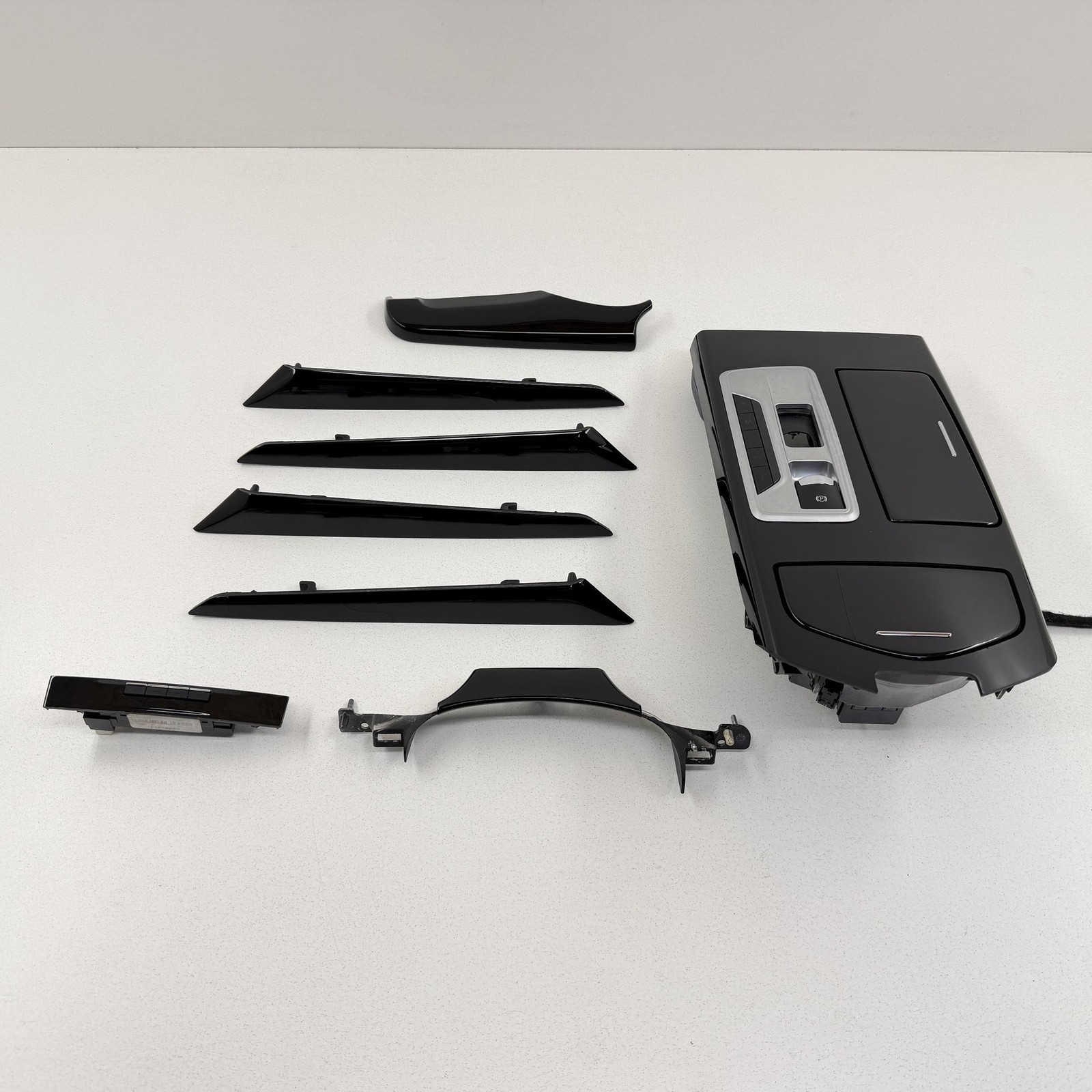 2014-2017 Maserati Quattroporte Center Console Door Interior Trim Set Black OEM 2014-2017 Maserati Quattroporte Center Console Door Interior Trim Set Black OEM