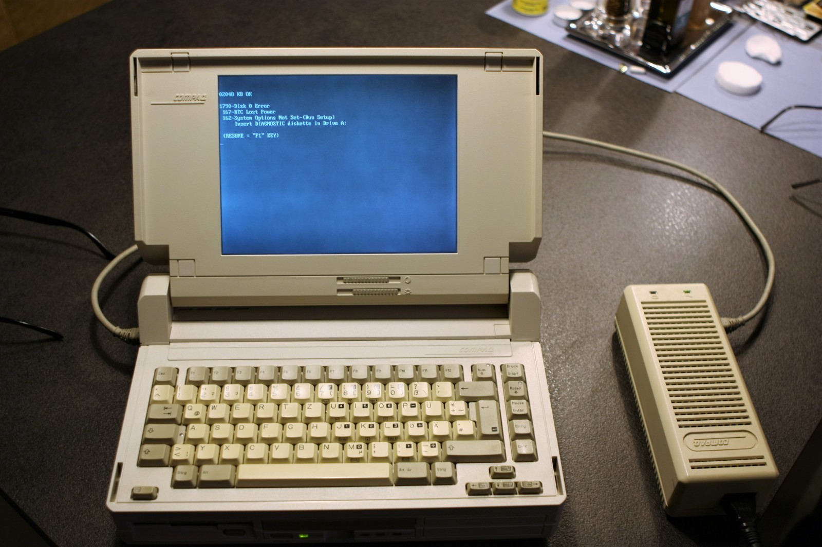 Rare Compaq SLT 386s/20 Portable Computer. Mod.88-90 Collectible Museum Piece