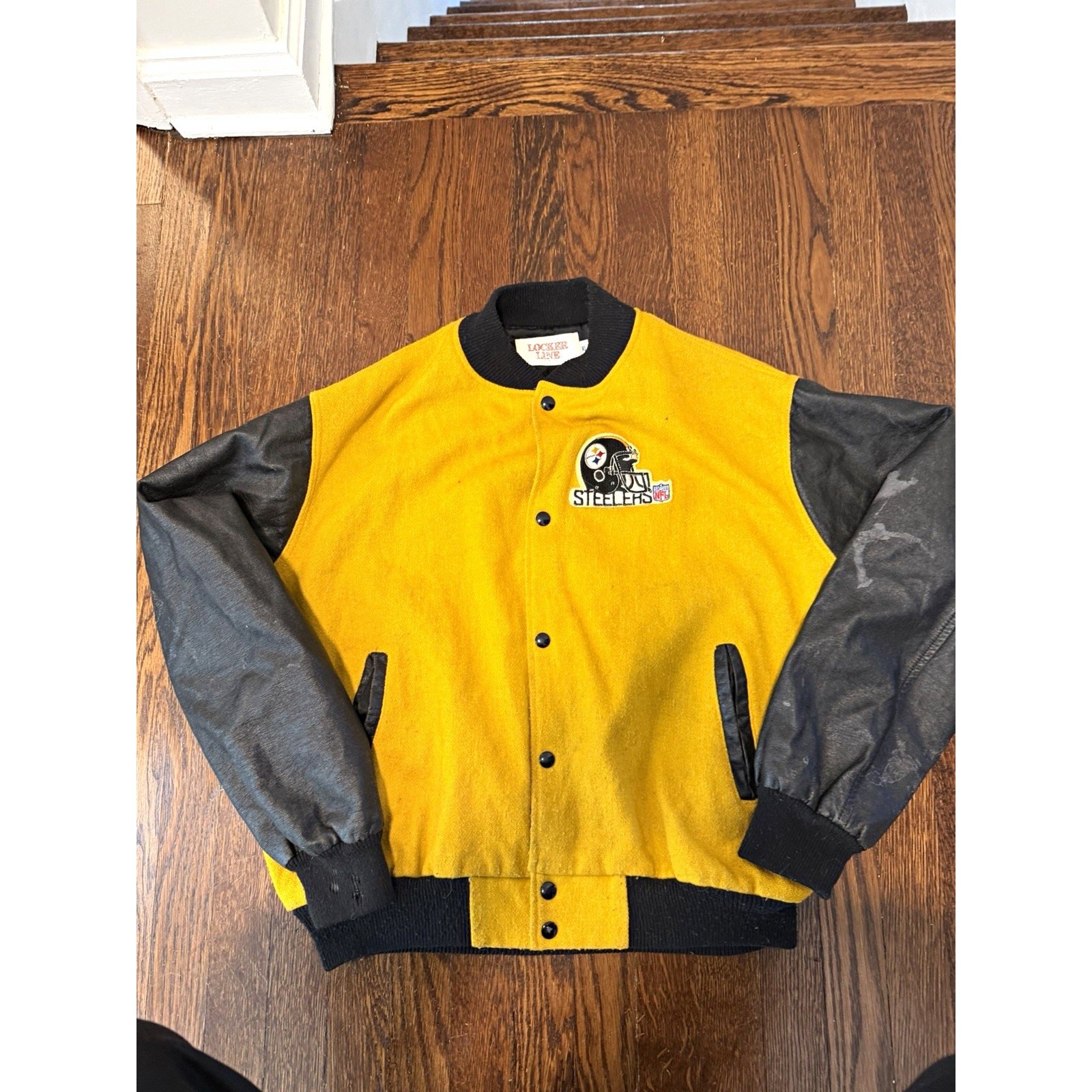 Locker Line Pittsburgh Steelers vintage Coat size Medium Locker Line Pittsburgh Steelers vintage Coat size Medium