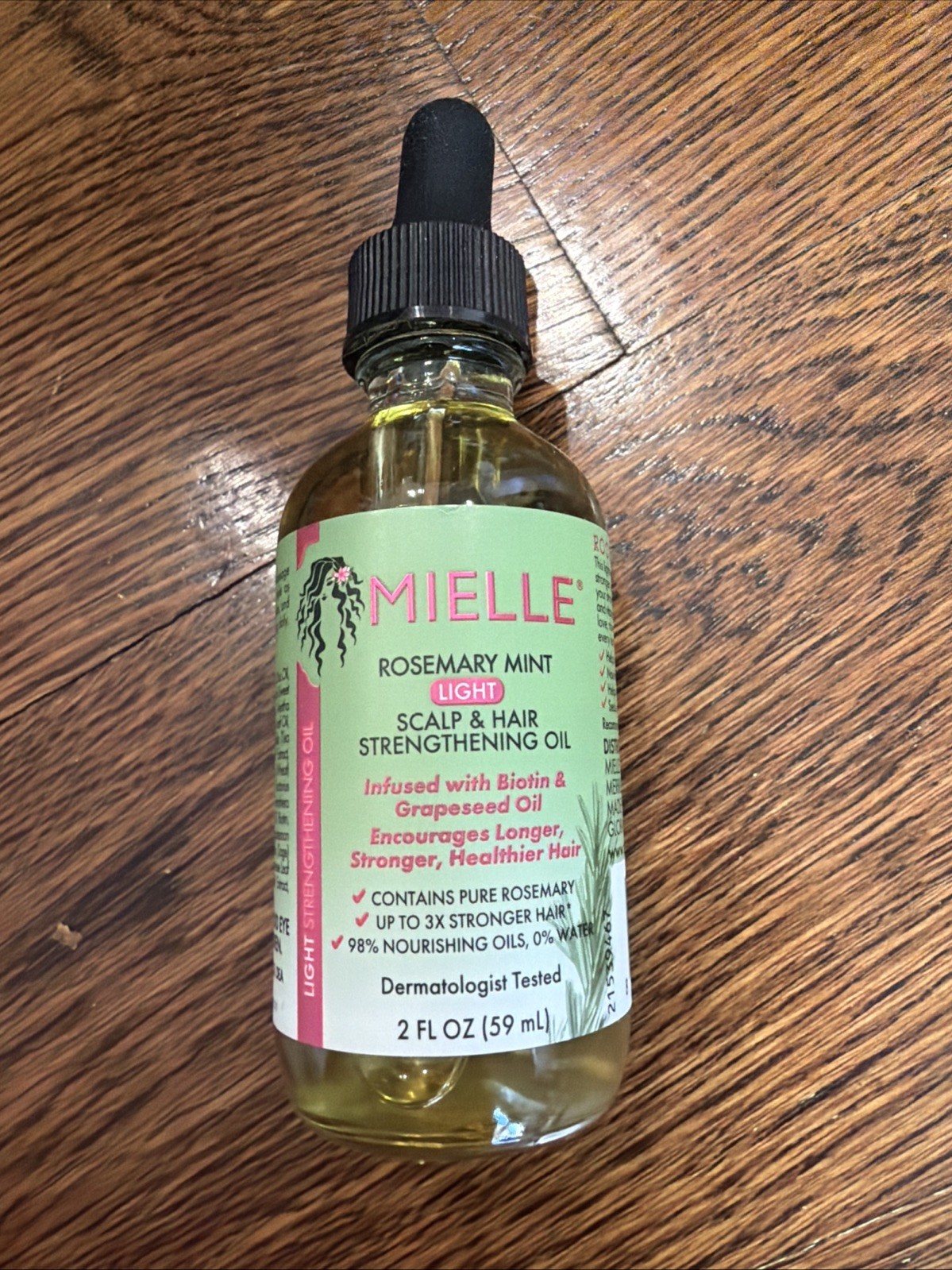 Mielle Organics Rosemary & Mint Light Hair Oil, Split Ends & Dry Scalp Treatment