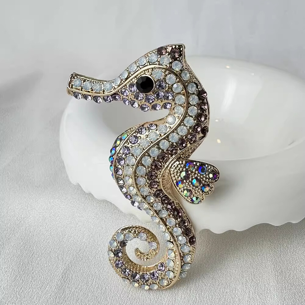 Women Charming Vintage Seahorse Brooch with Sparkling Rhinestones