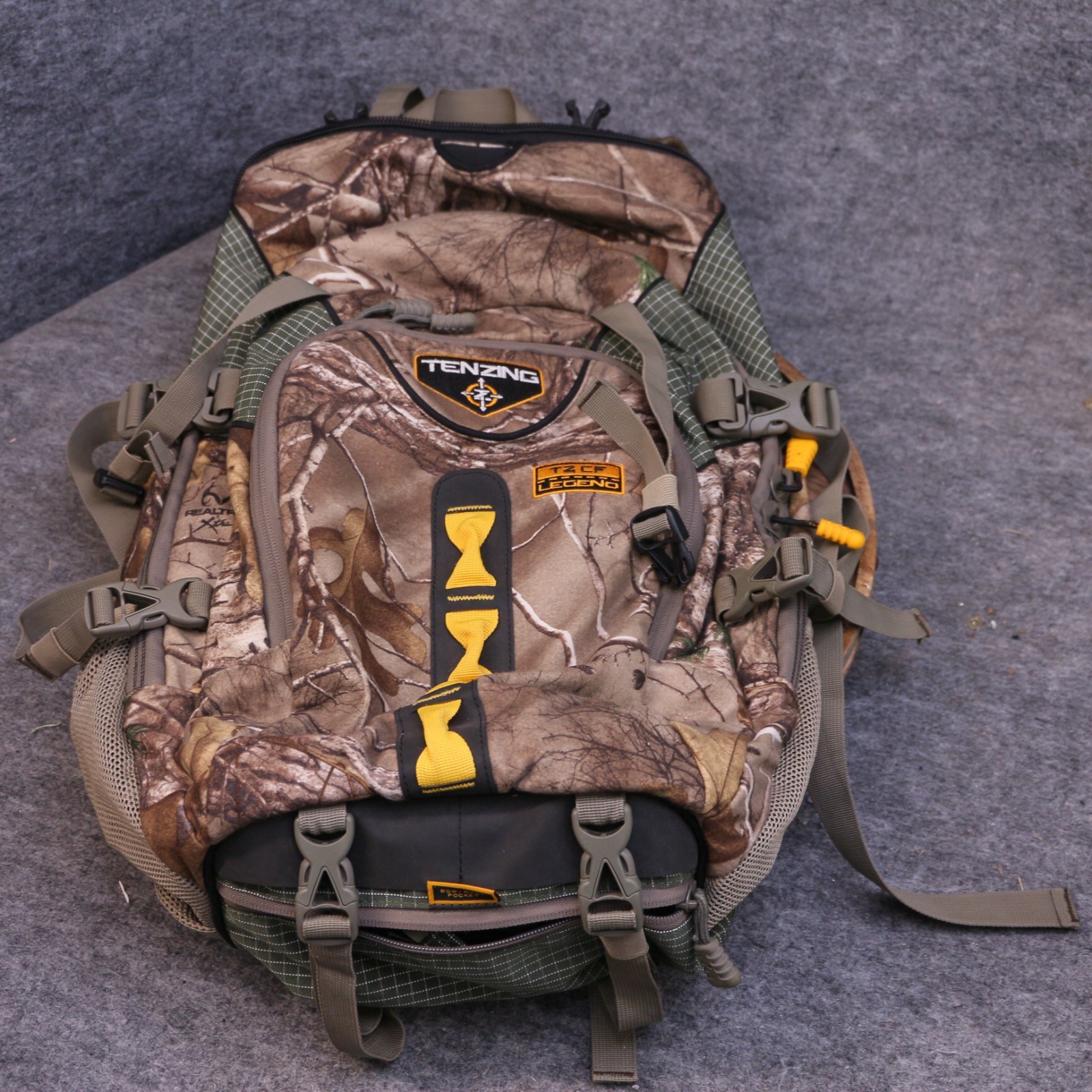 Tenzing TZ CF Legend Outdoors Camo Hunting Pack Backpack Rifle Bow NO BACK PLATE Tenzing TZ CF Legend Outdoors Camo Hunting Pack Backpack Rifle Bow NO BACK PLATE