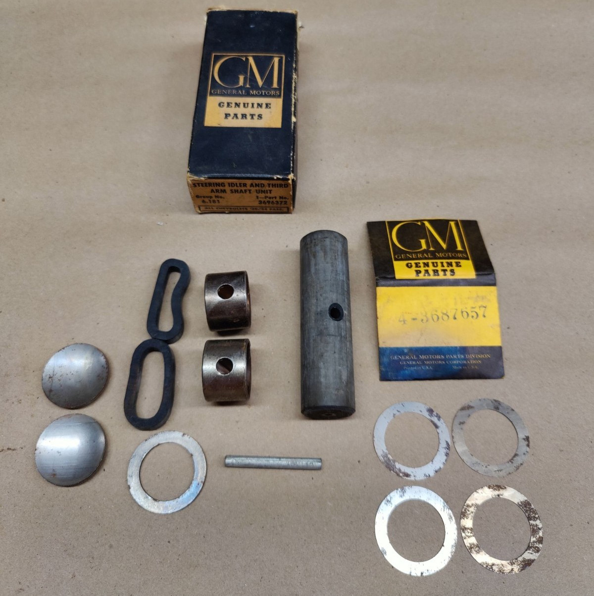 NOS OEM 1949-54 Chevy Passenger Steering Idler & Third Arm Shaft Unit GM 3696372