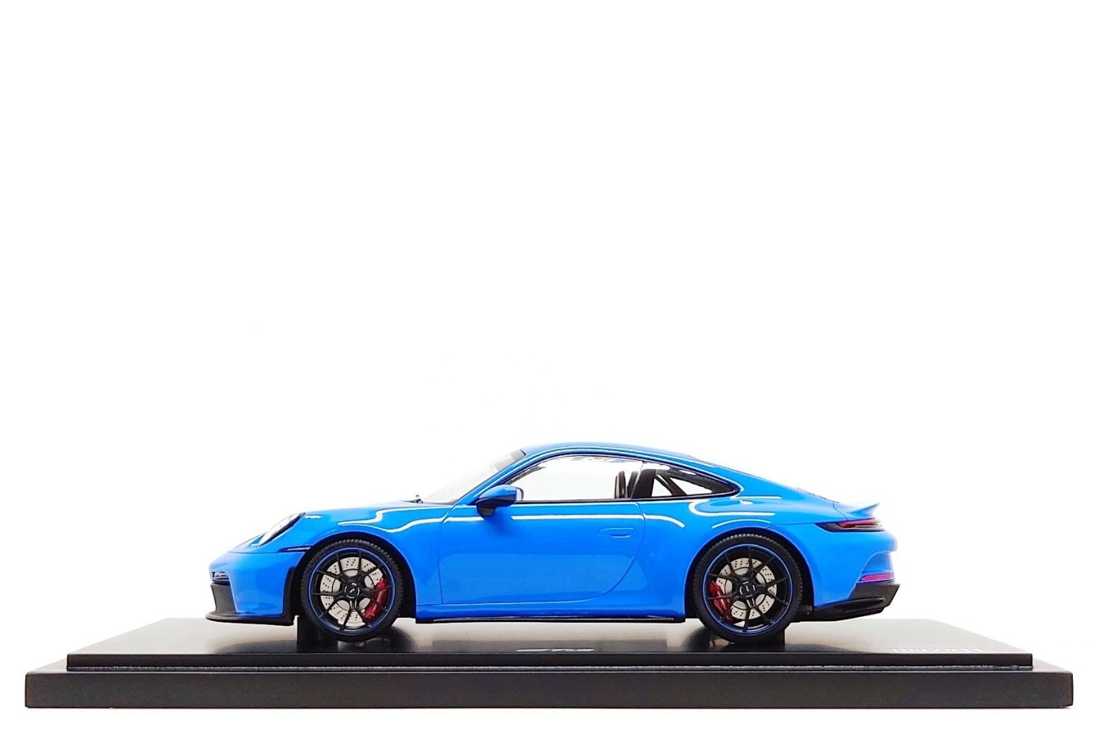 (Damaged) Minichamps 1:18 Porsche 911 GT3 (992) in Shark Blue (Dealer Edition)