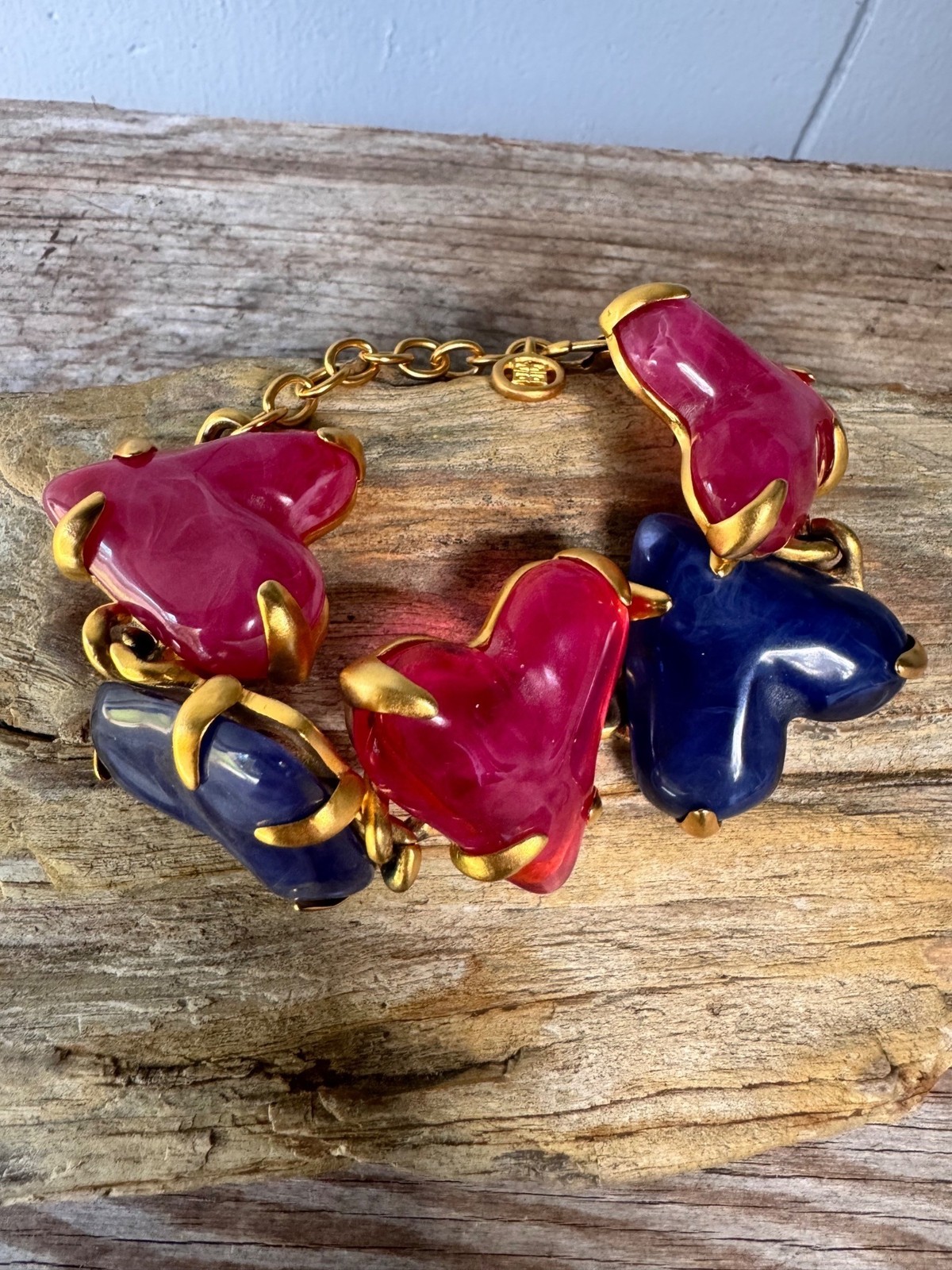 Givenchy 4G Marbled Resin Heart Bracelet Gold Tone Vintage Signed 7-9 In