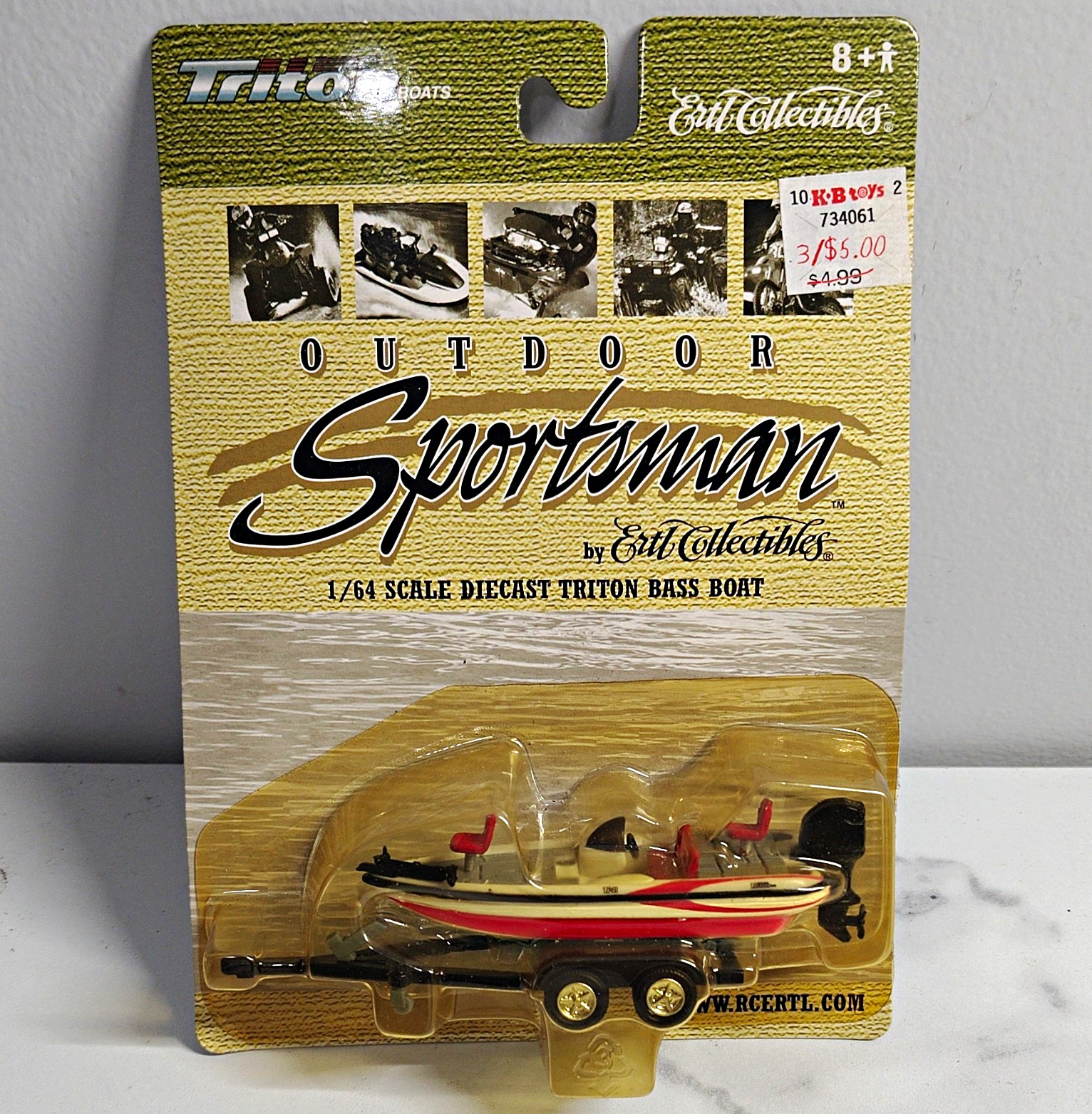 Ertl Collectibles Outdoor Sportsman 1:64 Triton TR21 Bass Boat 2001 Diecast Ertl Collectibles Outdoor Sportsman 1:64 Triton TR21 Bass Boat 2001 Diecast
