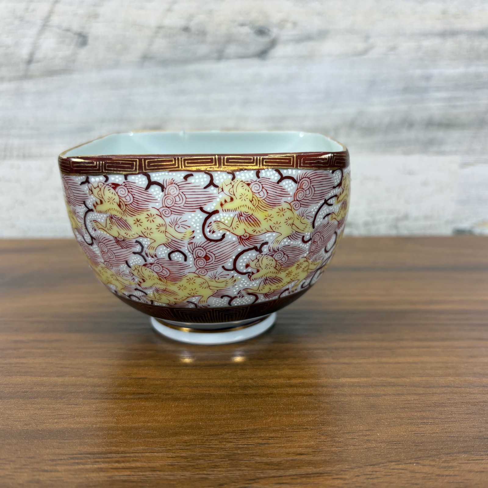 Vintage Japanese Kutani Ware Imari Tea Bowl Handmade Painted Lions Signed Vintage Japanese Kutani Ware Imari Tea Bowl Handmade Painted Lions Signed
