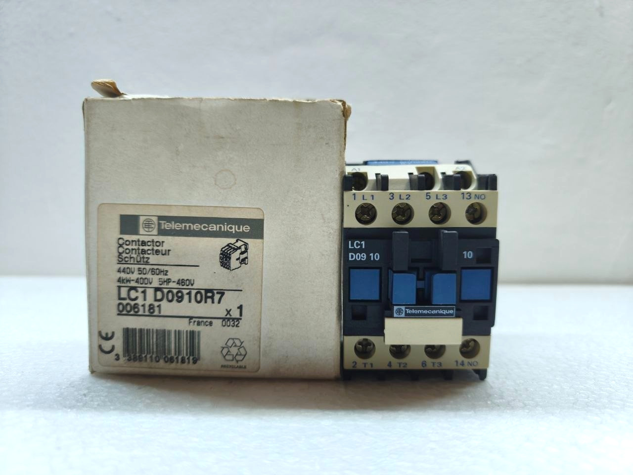 Box Damage Telemecanique LC1D0910 Magnetic Contactor LC1D0910R7 440V 50/60Hz