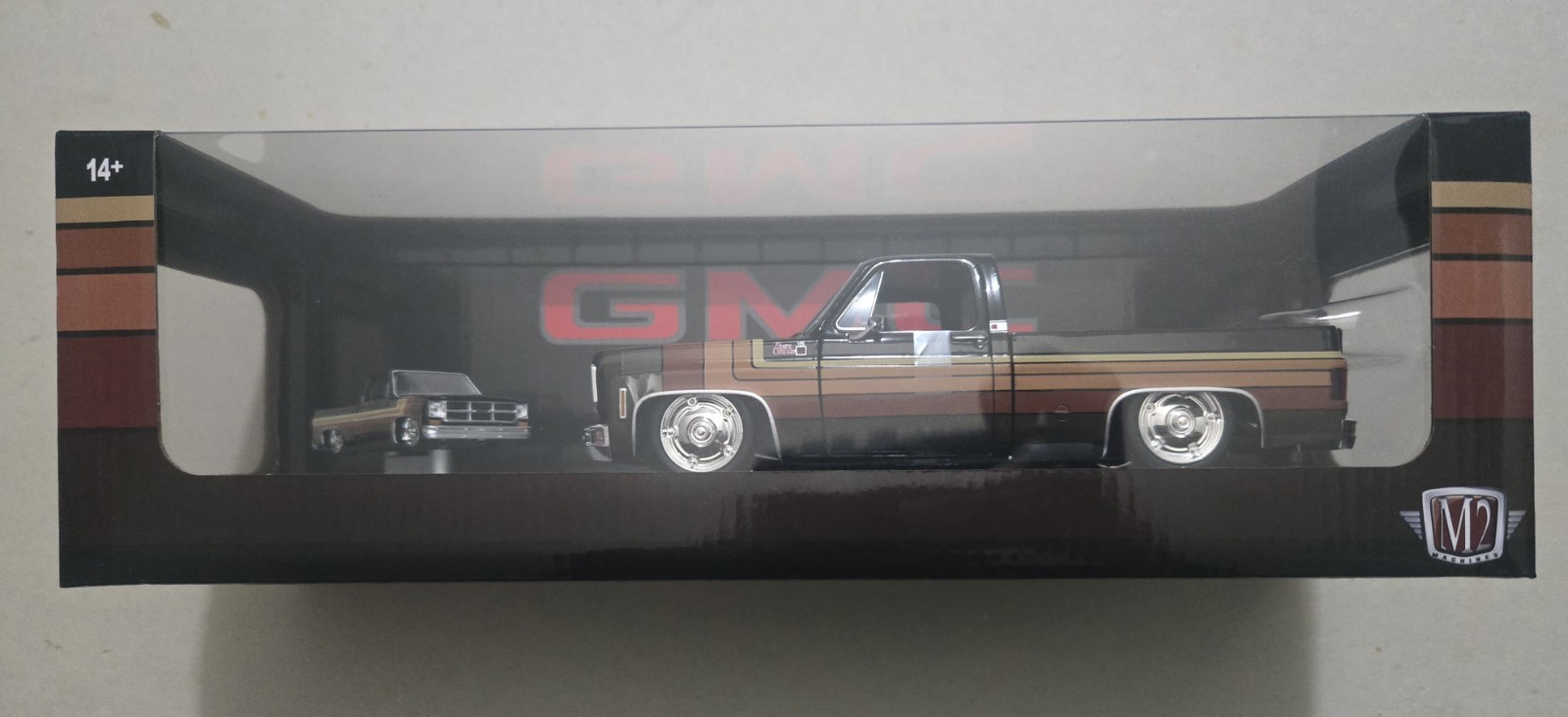 M2 Machines 1976 GMC Sierra Grande 15-custom 1:24 1:64 Walmart Exclusive