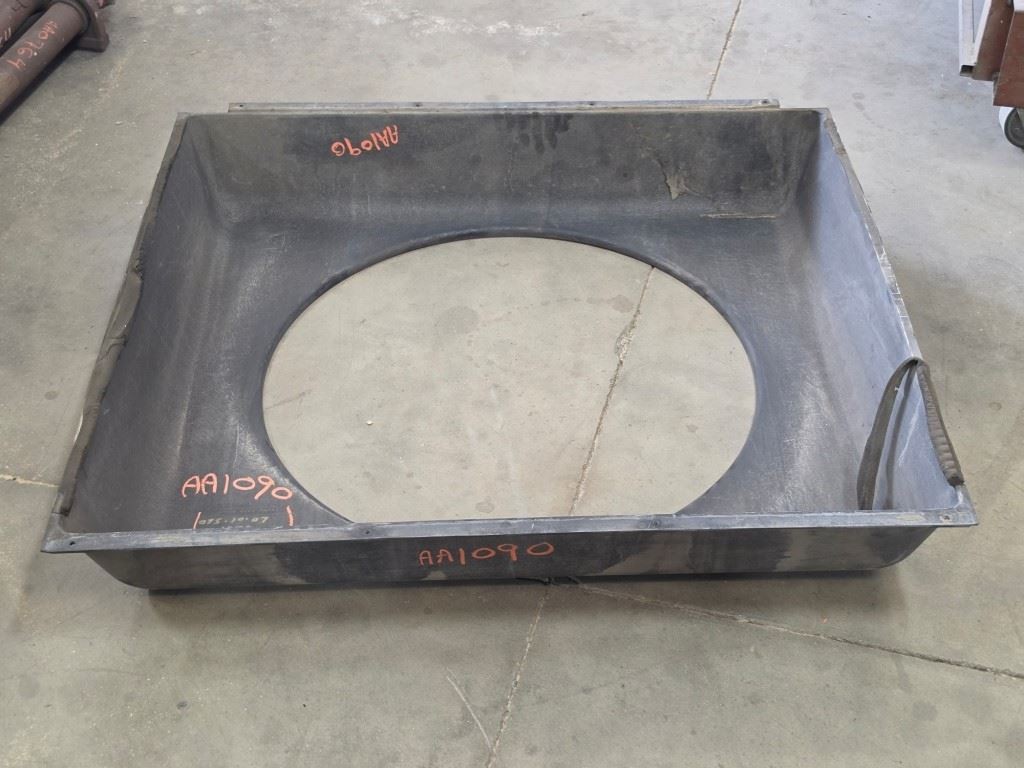 USED Maxforce 9.3L Engine Radiator Fan SHROUD From 2011 Monaco Knight RV