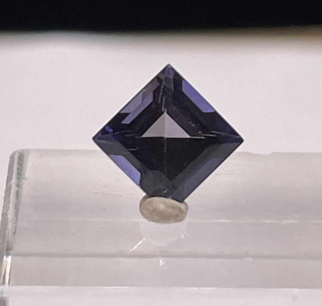 BEAUTIFUL 0.70ct VIOLET-BLUE IOLITE-VESTLAND,NORWAY BEAUTIFUL 0.70ct VIOLET-BLUE IOLITE-VESTLAND,NORWAY
