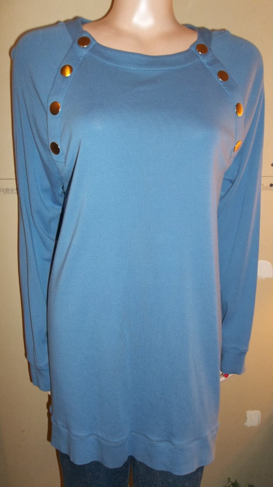 CHICOS LONG SLEEVE BLUE TUNIC SHIRT SIZE 2 LARGE NEW CHICOS LONG SLEEVE BLUE TUNIC SHIRT SIZE 2 LARGE NEW