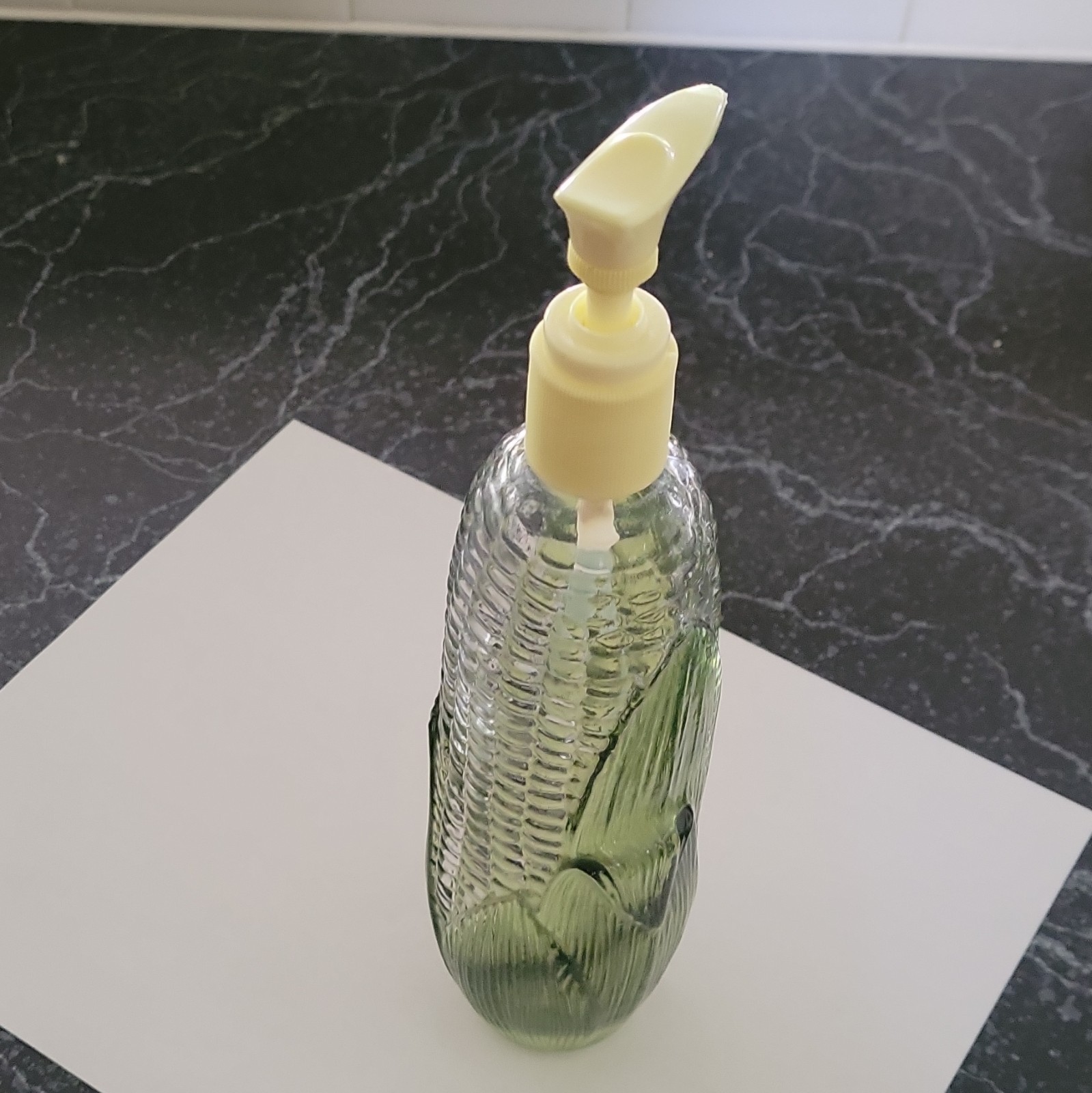Vintage Avon Golden Harvest Corn Cob Glass Lotion/Soap Dispenser 1970’s READ Vintage Avon Golden Harvest Corn Cob Glass Lotion/Soap Dispenser 1970’s READ