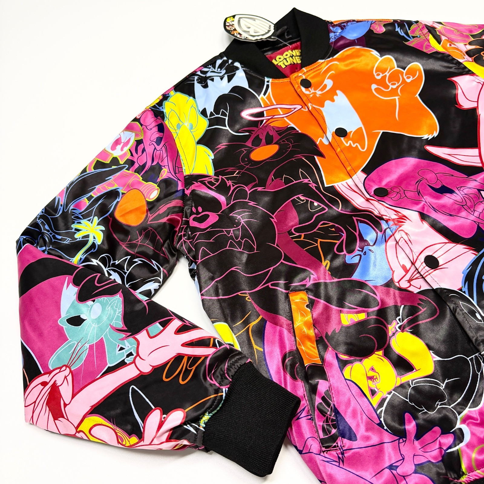 $130 NWT Men\'s WB LOONEY TUNES Black Satin Bomber Varsity Baseball Jacket LARGE