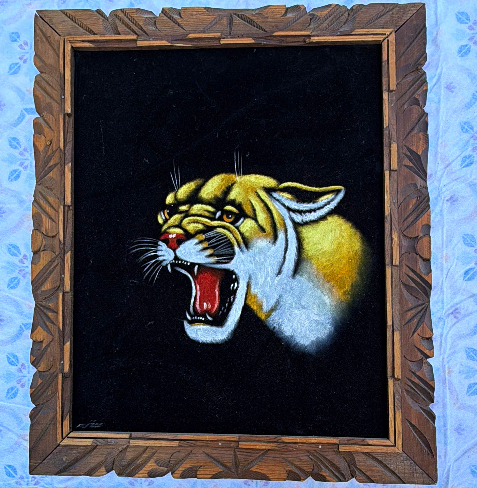 Vintage Black Velvet Tiger Painting Hand Painted Carved Wood Frame 24’x20’
