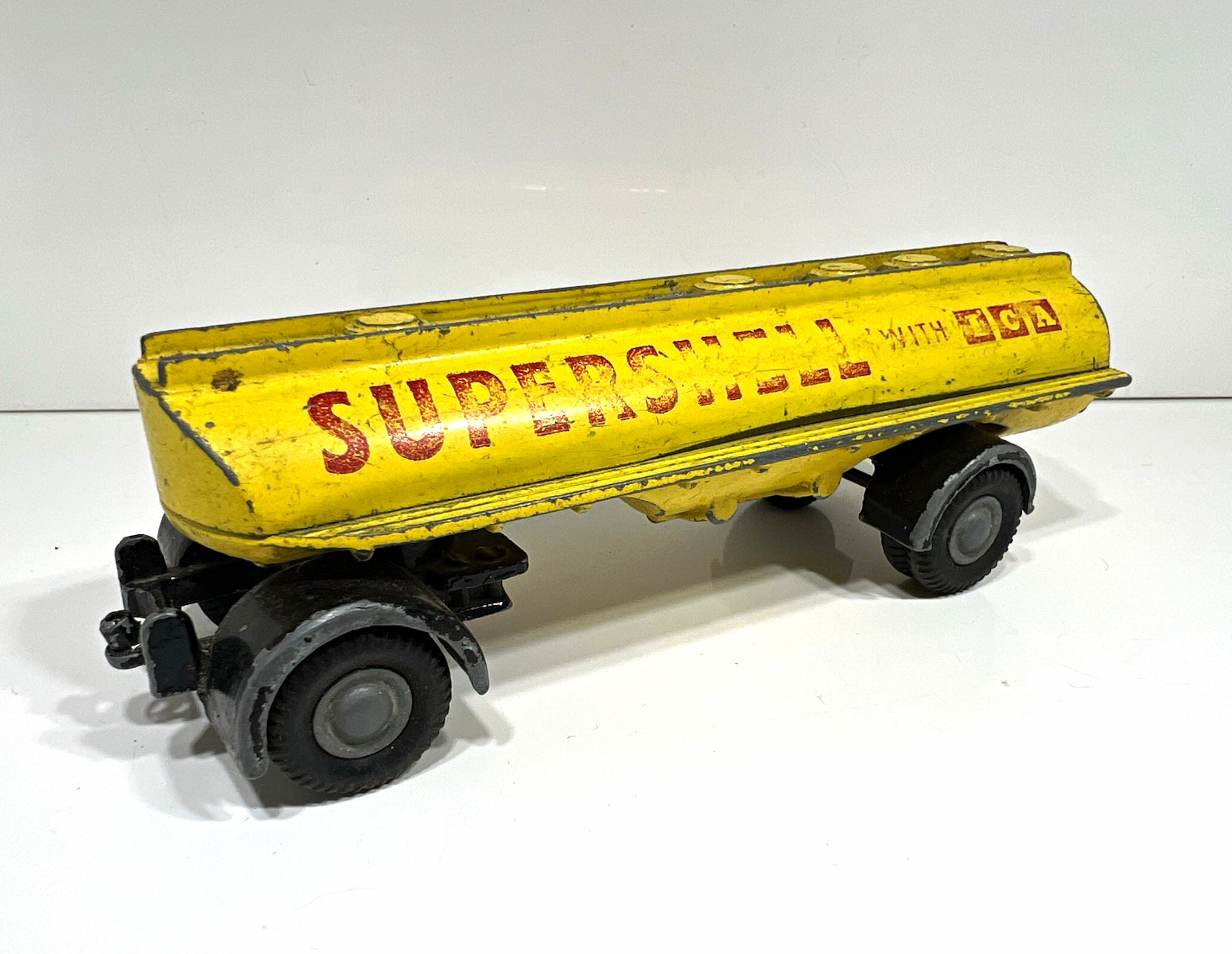 Micro commer super shell tanker trailer , super rare made in Australia vintage Micro commer super shell tanker trailer , super rare made in Australia vintage