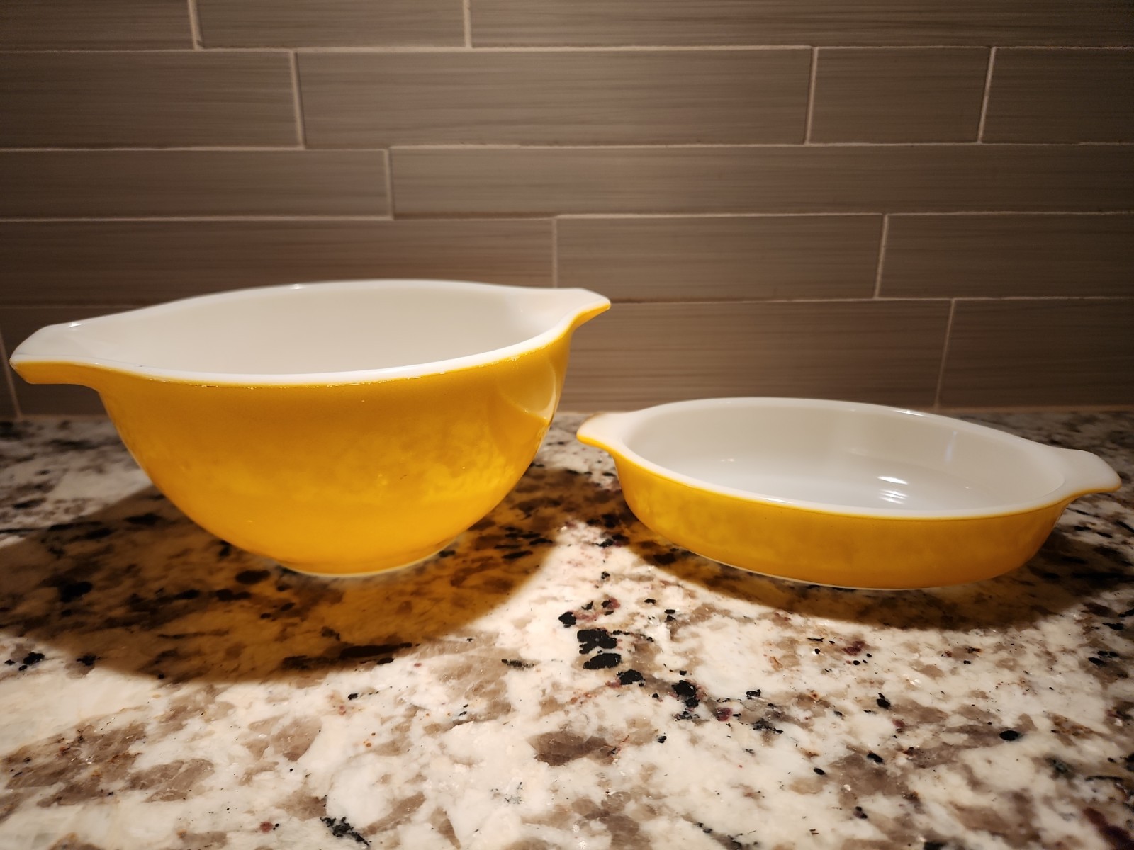 Vintage Pyrex 441 Sunflower Yellow Cinderella 1 1/2 Pint Mixing Bowl & 700 10oz Vintage Pyrex 441 Sunflower Yellow Cinderella 1 1/2 Pint Mixing Bowl & 700 10oz