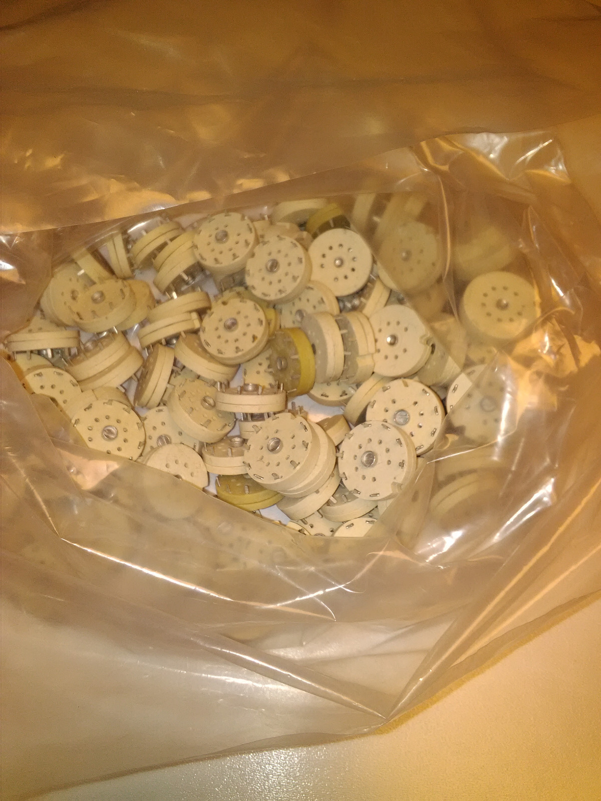 10 pcs 9 pin ceramic tube sockets 6N2P 6N1P 6P14P 6N6P 6DJ8 EL84 ECC82 NEW NOS 10 pcs 9 pin ceramic tube sockets 6N2P 6N1P 6P14P 6N6P 6DJ8 EL84 ECC82 NEW NOS
