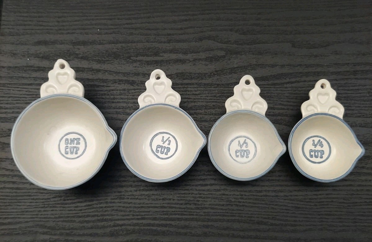 Vintage Pfaltzgraff Measuring Cups Set of 4 Stoneware Vintage Pfaltzgraff Measuring Cups Set of 4 Stoneware
