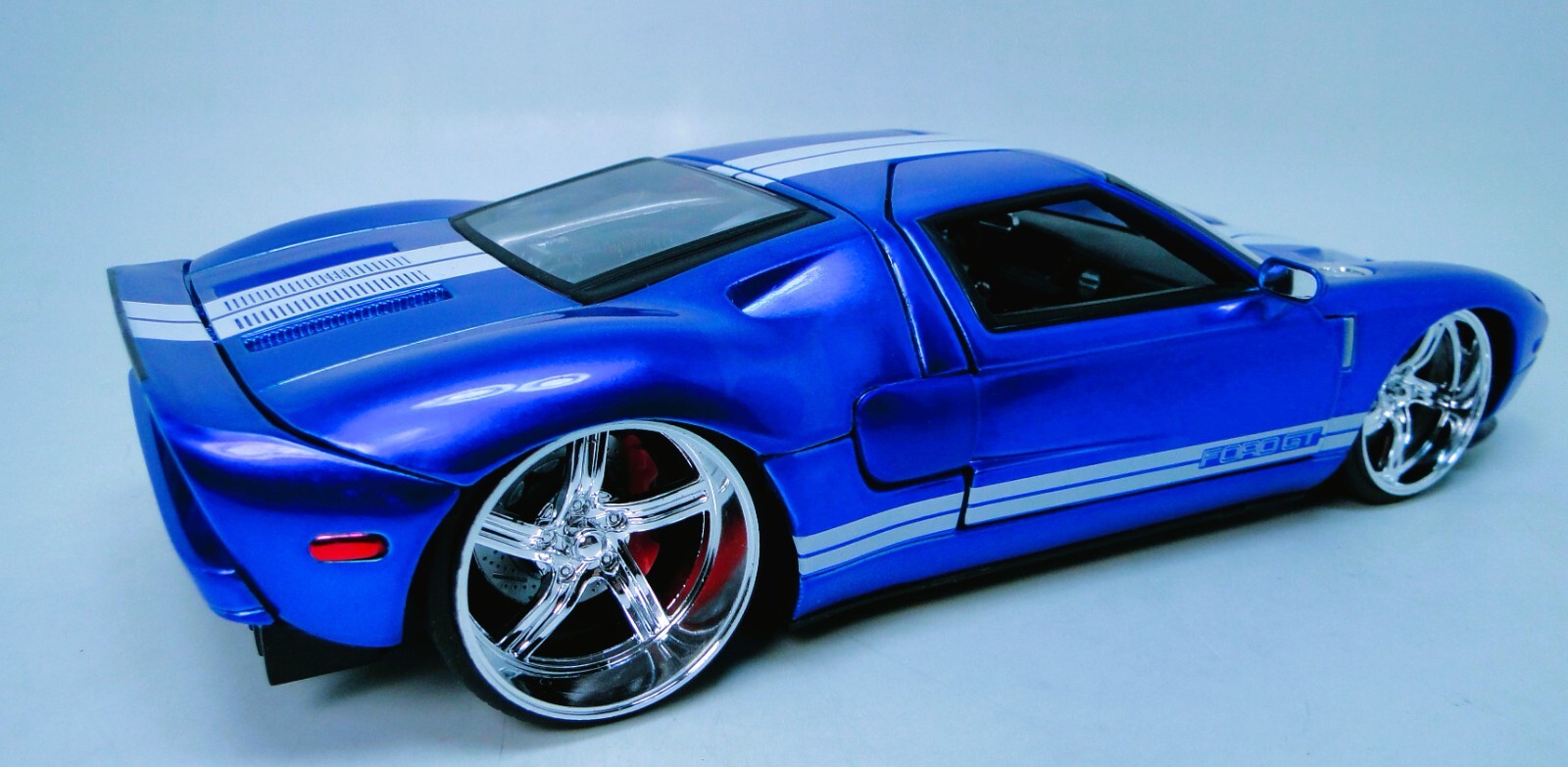 Ford GT40 Race Car Classic Custom Built Concept 18 Model 12 Carousel Blue 1:24