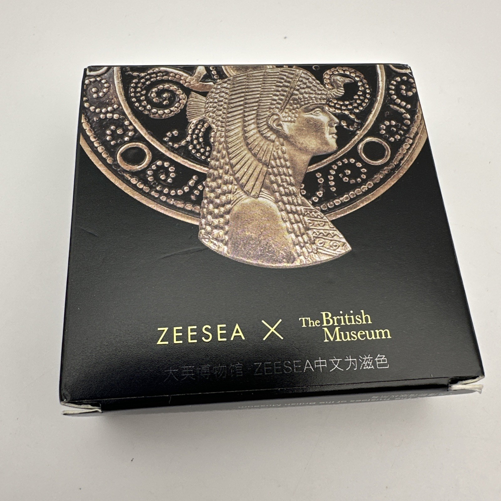 Zeesea x The British Museum Refreshing Silky Pressed Powder Light Skin Color