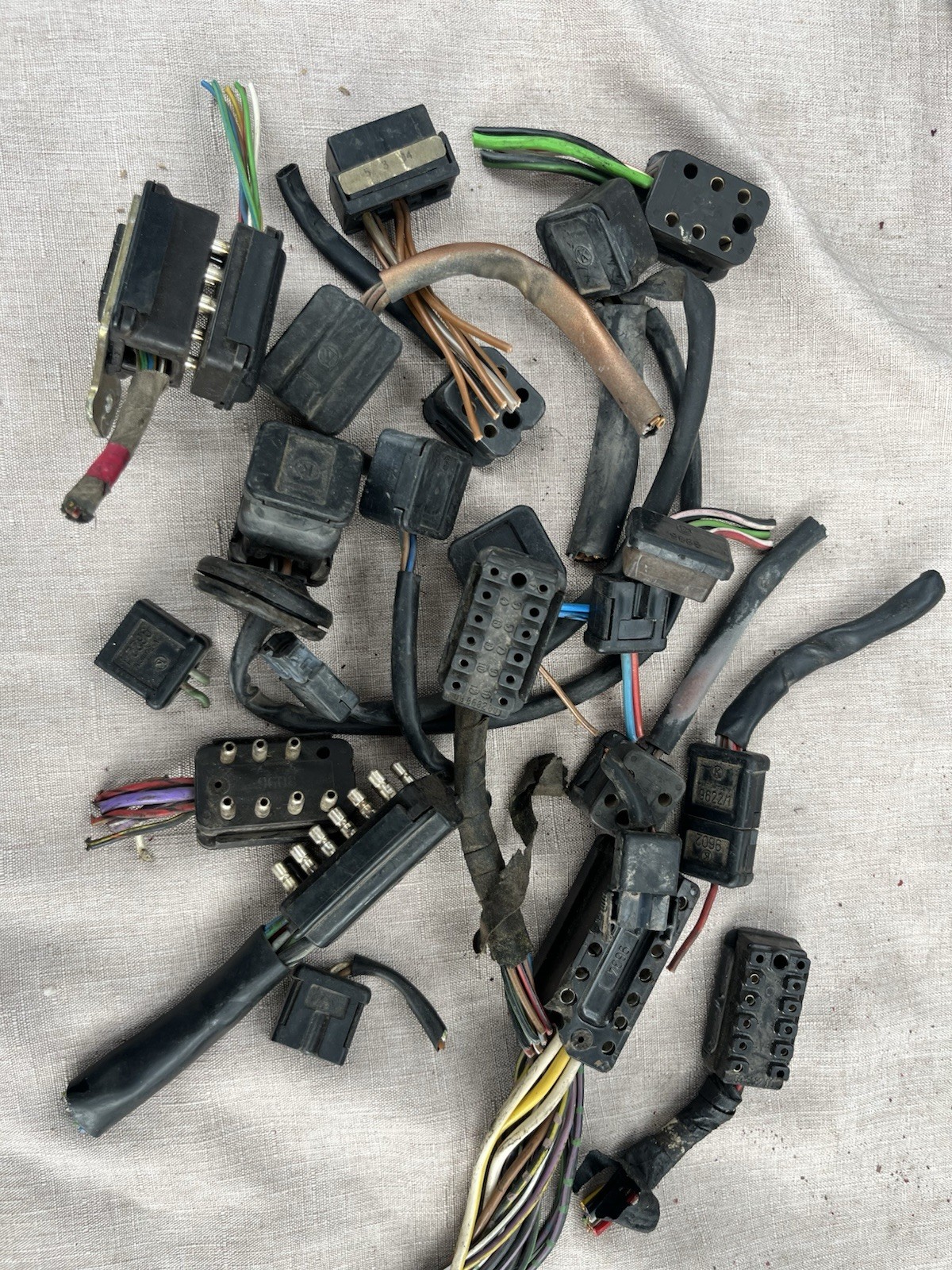 MERCEDES W107 W108 W110 W114 W123 W126 lot 20 Plugs Connectors mechanic special MERCEDES W107 W108 W110 W114 W123 W126 lot 20 Plugs Connectors mechanic special