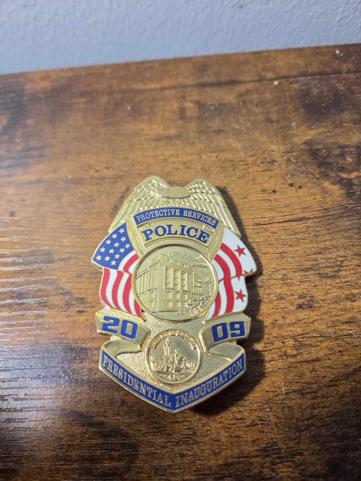 Obsolete U.S. Protective Services Police Commemorative 2009 Obama Inaug. Badge