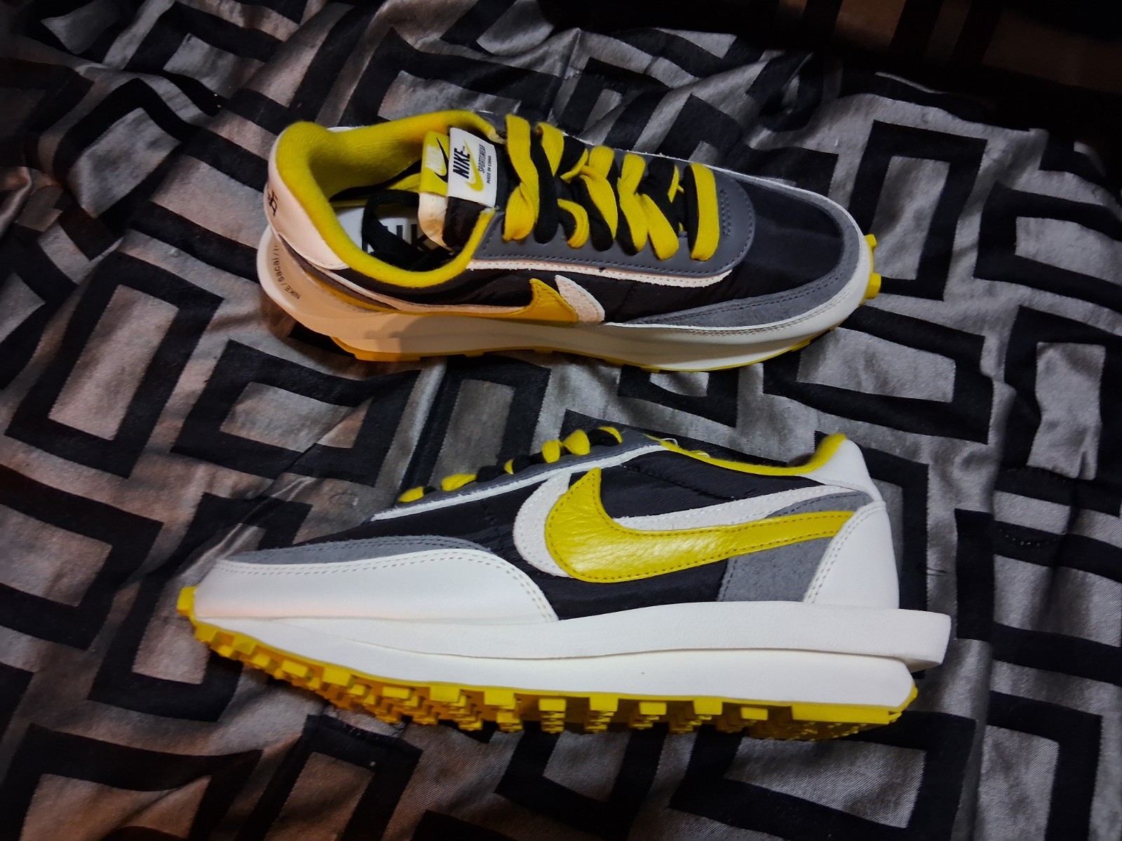 Nike x Sacai x Undercover LDWaffle – Men’s 7 / Women’s 8.5