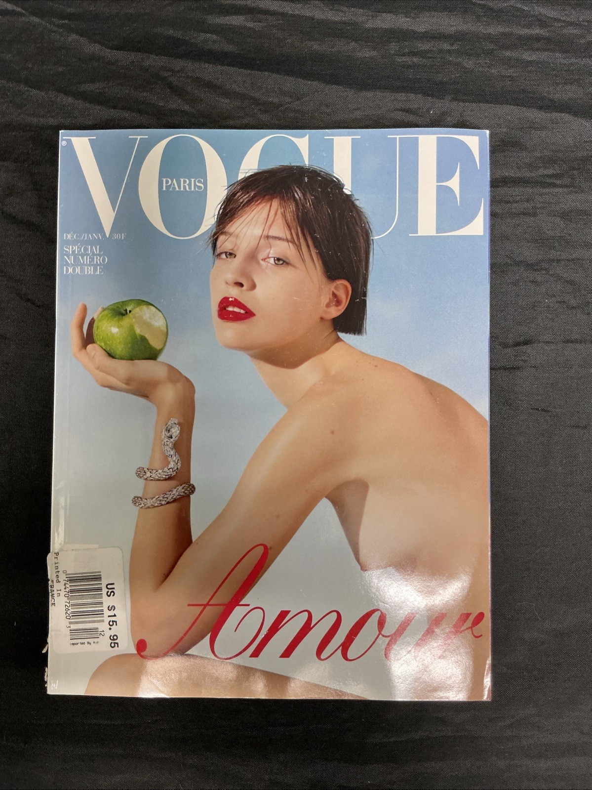 Vogue Paris Dec 1999 / Jan 2000 AMOUR. Linda Nyvitova by Jean Baptiste Mondino