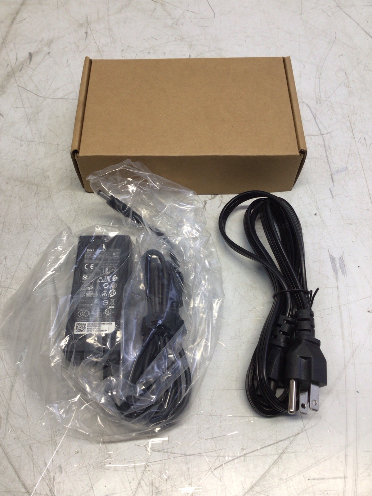 Genuine Dell 45W AC Adapter Charger LA45NM140 HA45NM140 Genuine Dell 45W AC Adapter Charger LA45NM140 HA45NM140
