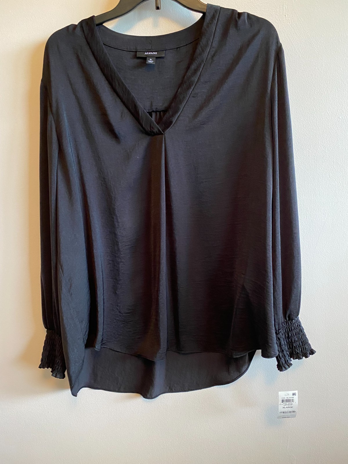 ALFANI NWT Black Blouse  Elastic Cuffed Sleeves X LARGE