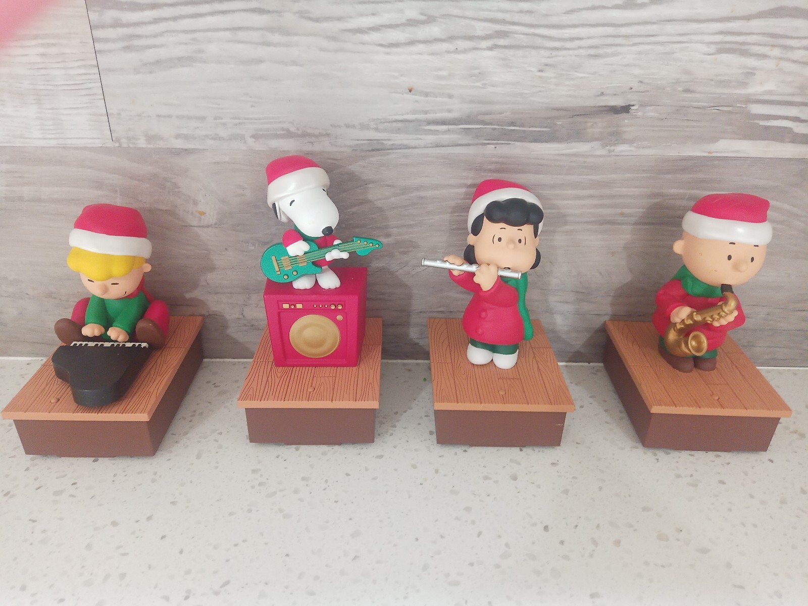 2011 Hallmark Peanuts Wireless Christmas Band Set 4 Motion Sound Works Great 2011 Hallmark Peanuts Wireless Christmas Band Set 4 Motion Sound Works Great
