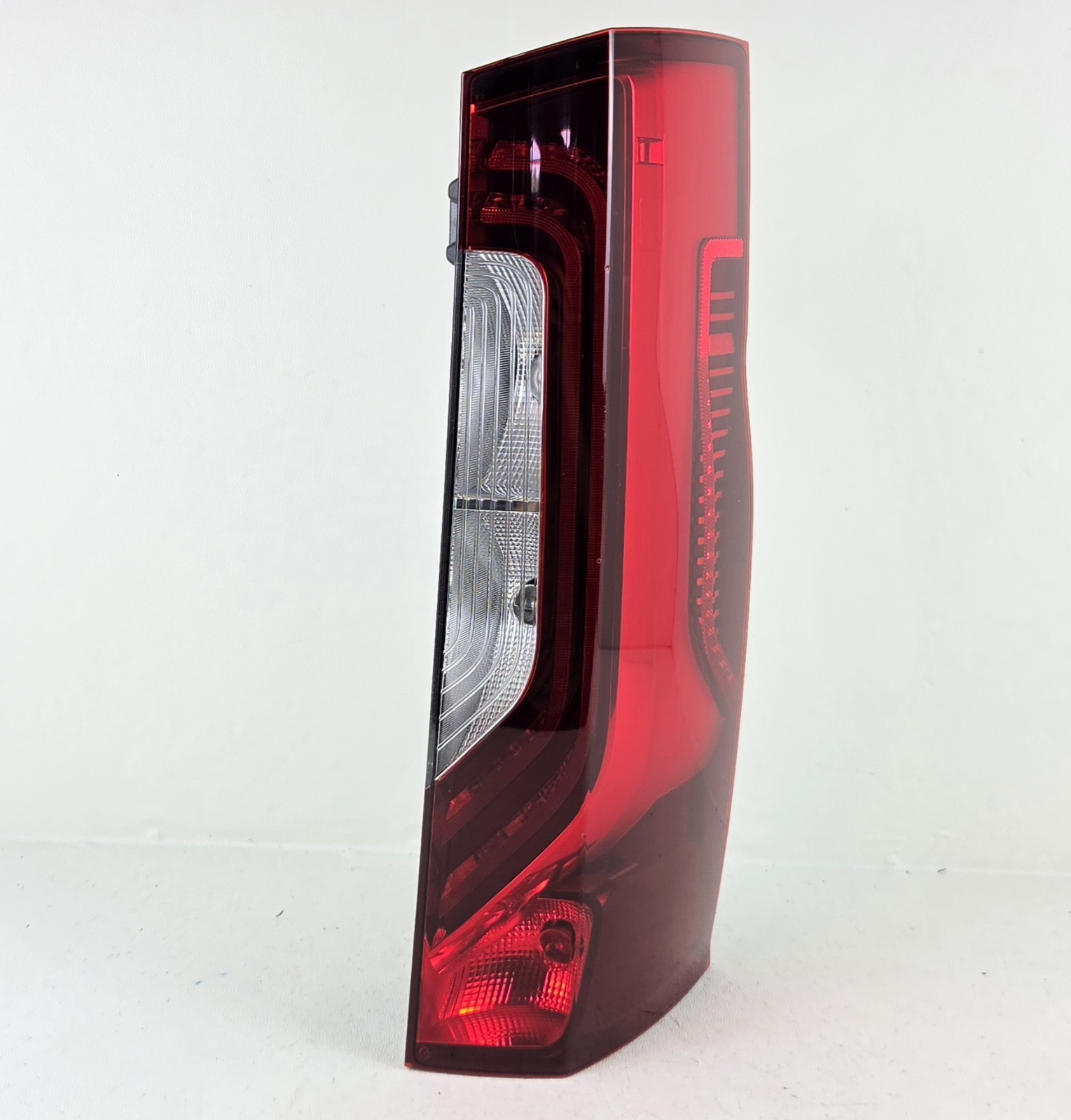Nice OEM 2019-2025 Mercedes-Benz Sprinter 2500 3500 Right RH Side LED Taillight