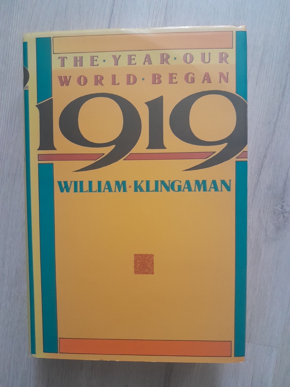 1987 \